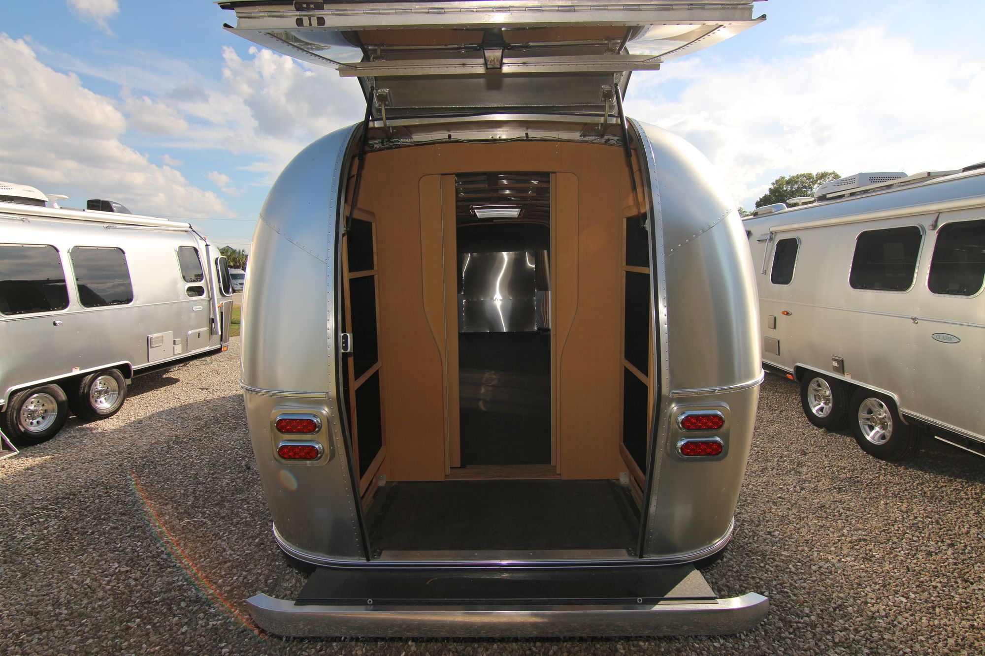 Used 2016 Airstream Flying Cloud 27 Travel Trailer  For Sale