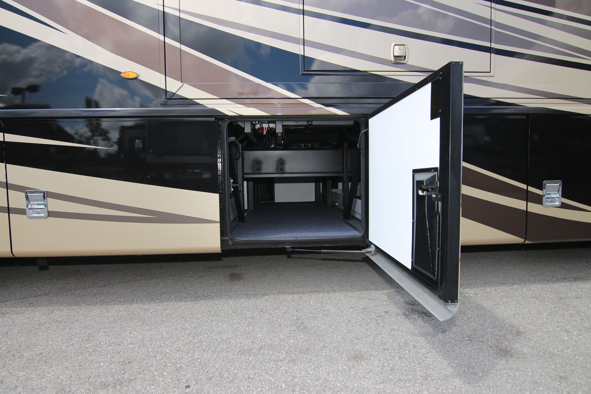 Used 2018 Newmar Ventana 4369 Class A  For Sale