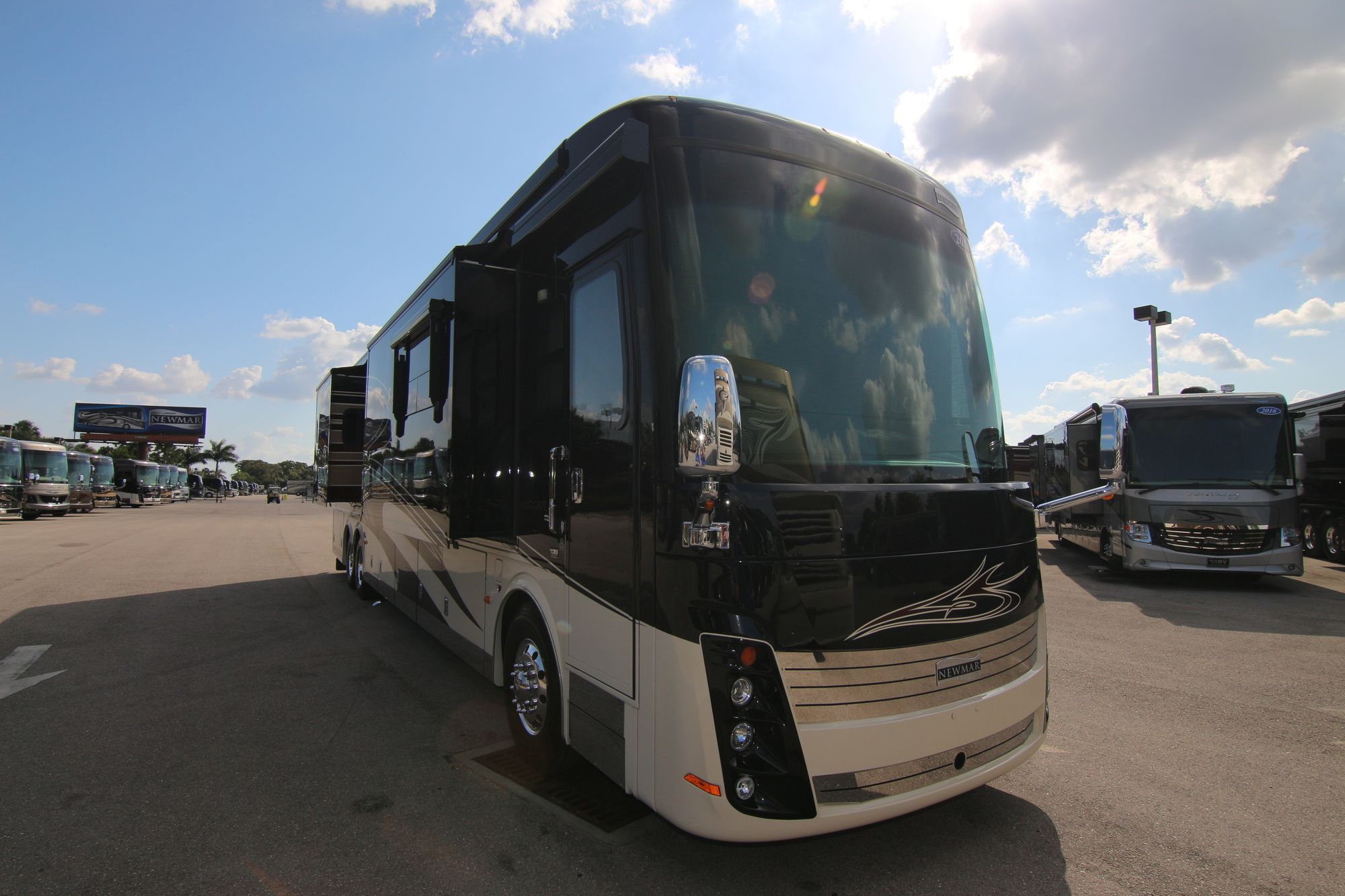 Used 2014 Newmar King Aire 4584 Class A  For Sale