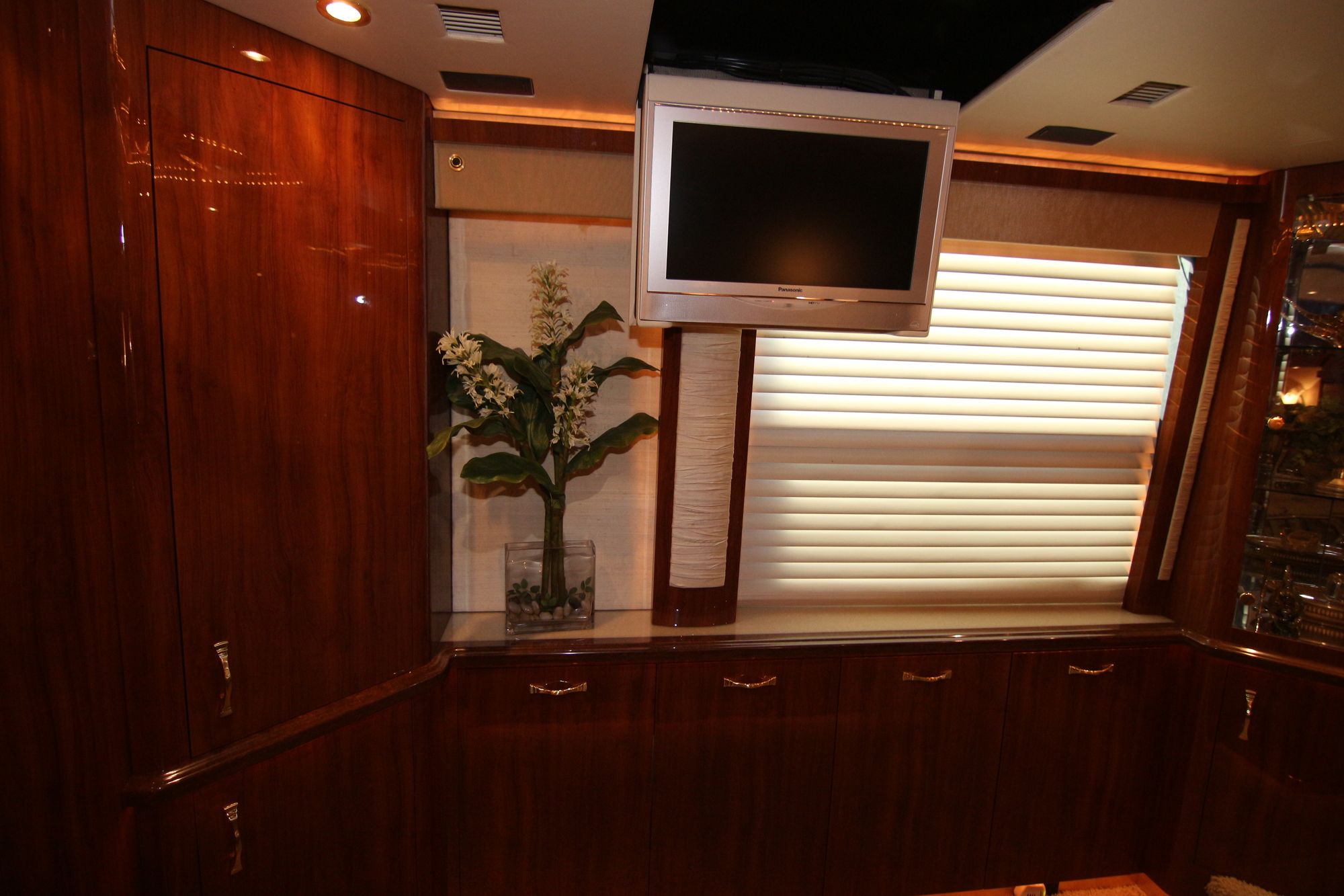 Used 2008 Prevost Parliament XL240 Class A  For Sale