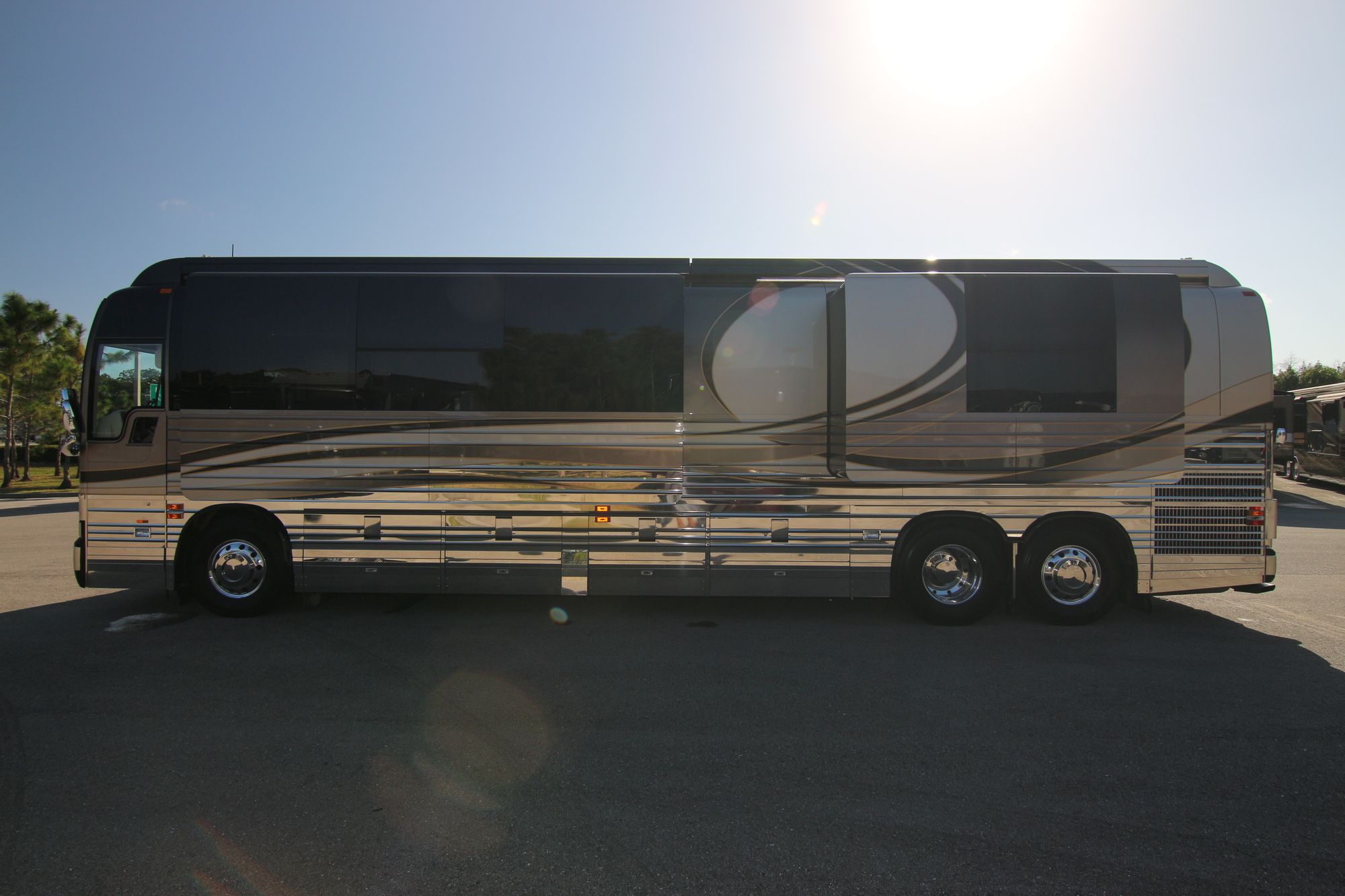 Used 2008 Prevost Parliament XL240 Class A  For Sale