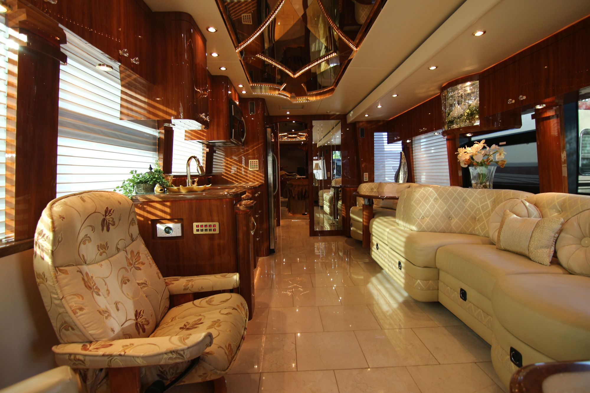 Used 2008 Prevost Parliament XL240 Class A  For Sale