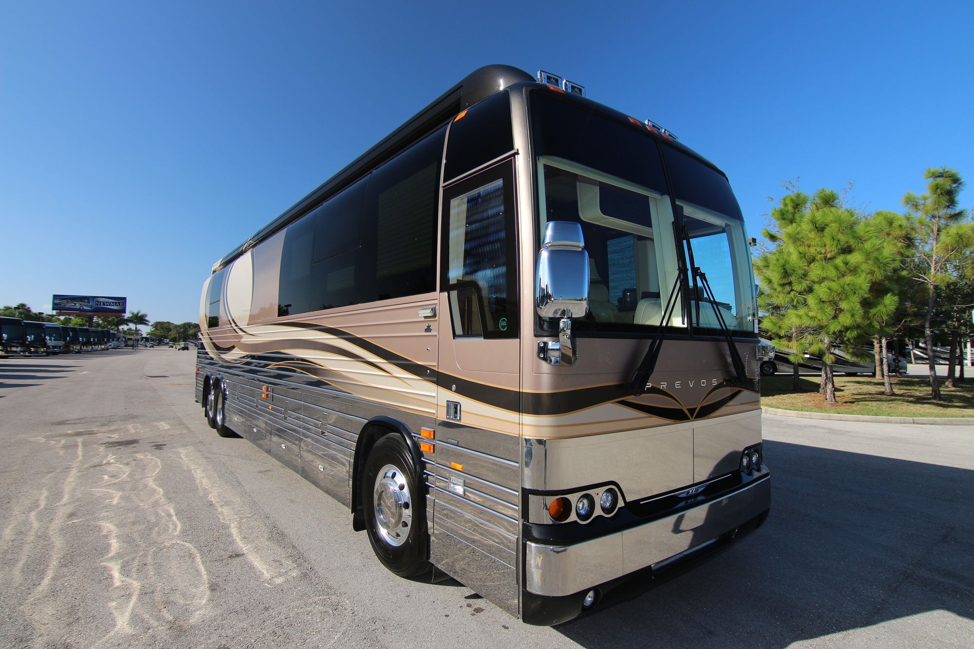 Used 2008 Prevost Parliament XL240 Class A  For Sale