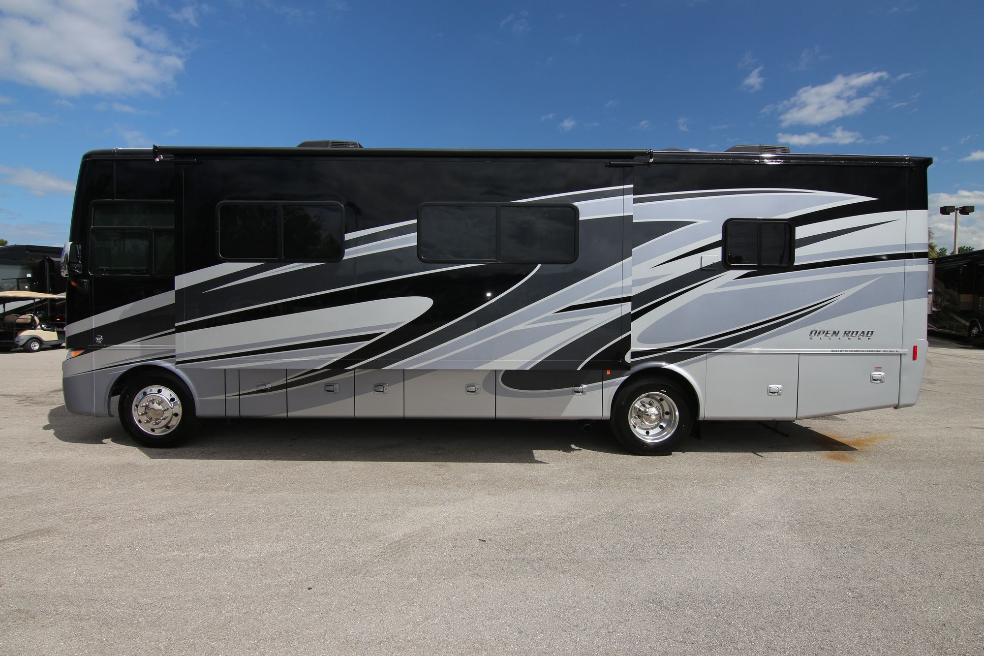 New 2020 Tiffin Motor Homes Allegro 32SA Class A  For Sale