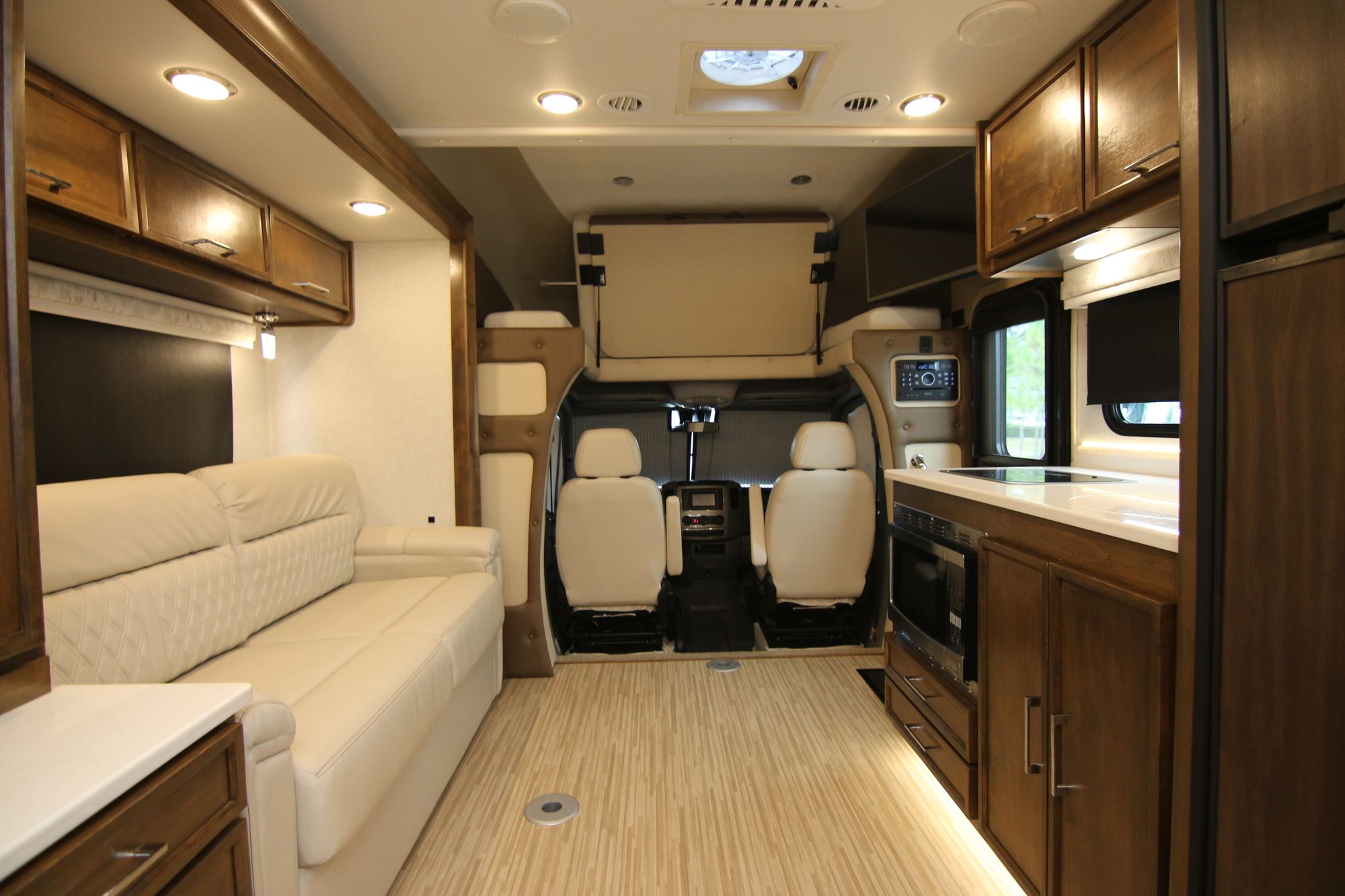 Used 2018 Tiffin Motor Homes Wayfarer 24FW Class C  For Sale