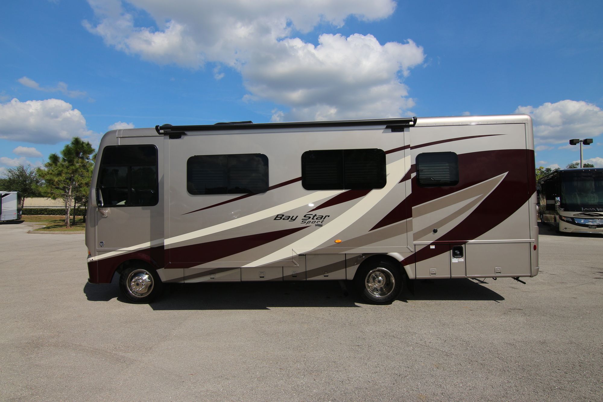 Used 2019 Newmar Bay Star Sport 2702 Class A  For Sale