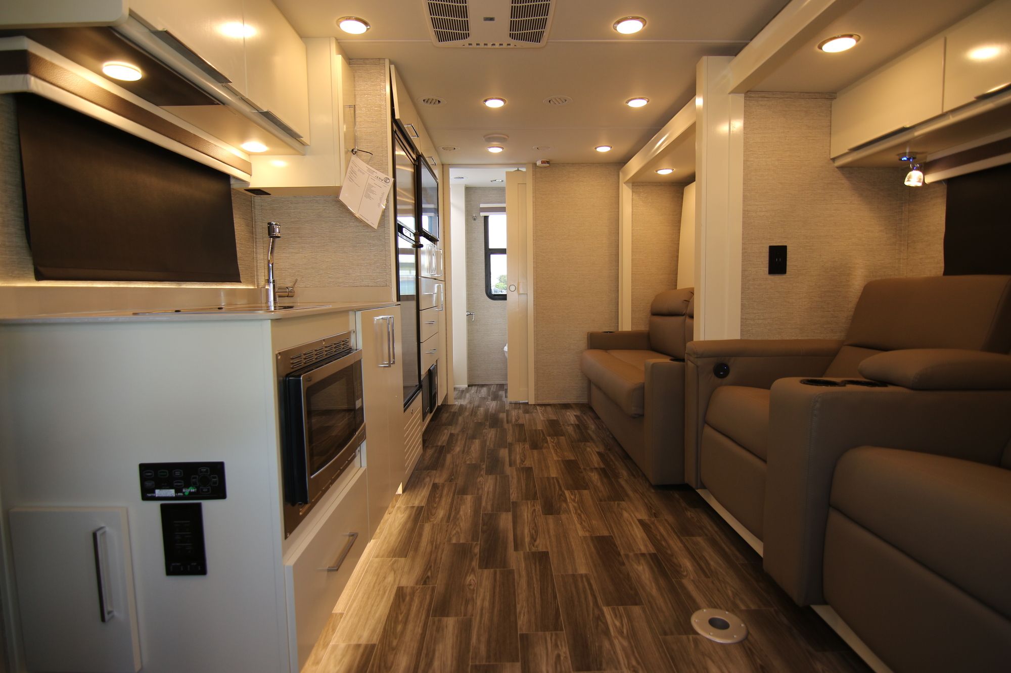 New 2020 Tiffin Motor Homes Wayfarer 25RW Class C  For Sale