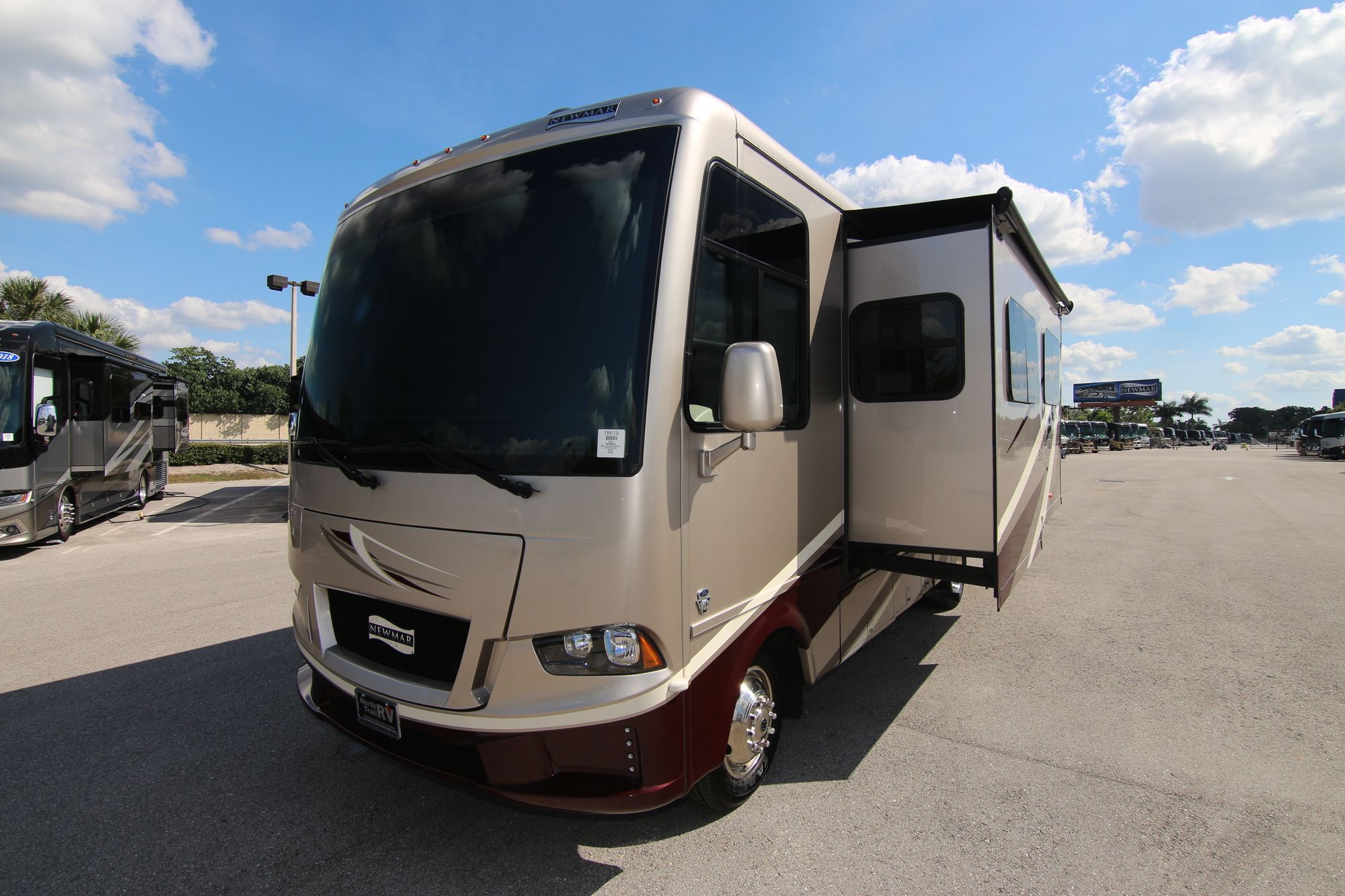 Used 2019 Newmar Bay Star Sport 2702 Class A  For Sale