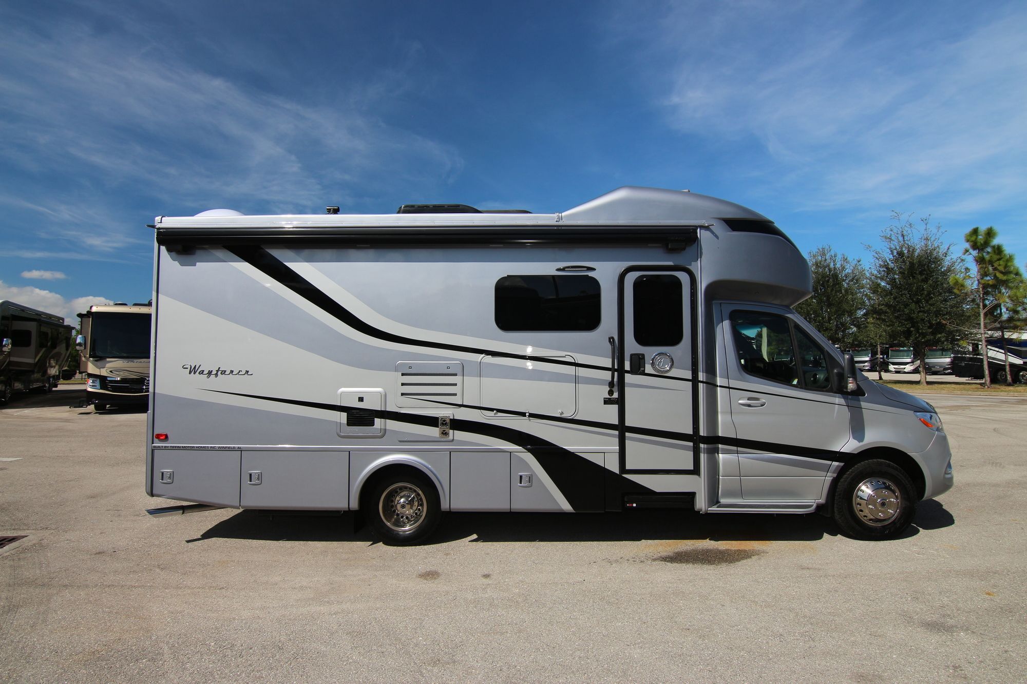 New 2020 Tiffin Motor Homes Wayfarer 25RW Class C  For Sale