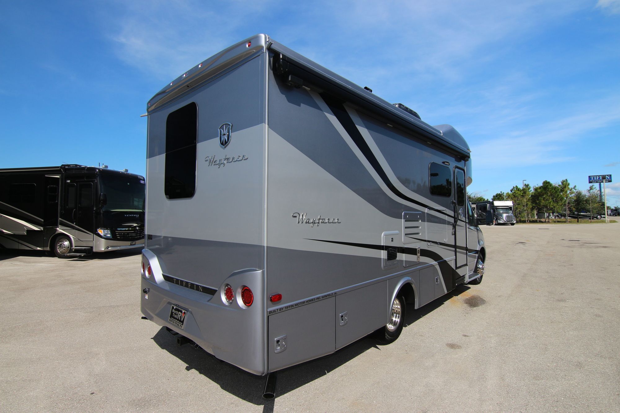 New 2020 Tiffin Motor Homes Wayfarer 25RW Class C  For Sale