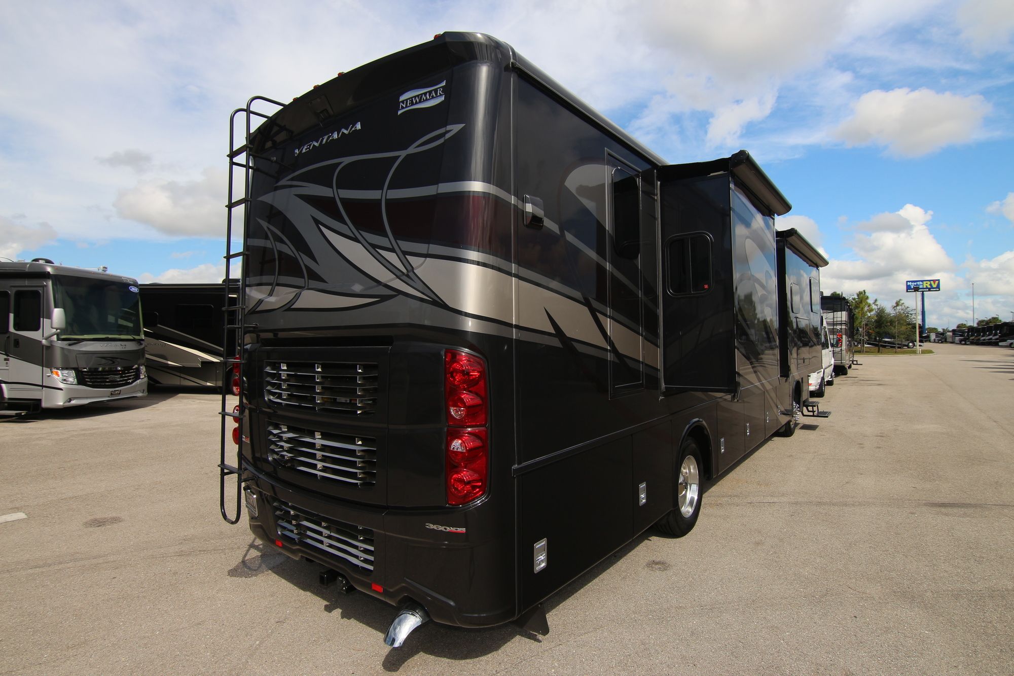 Used 2018 Newmar Ventana 3709 Class A  For Sale