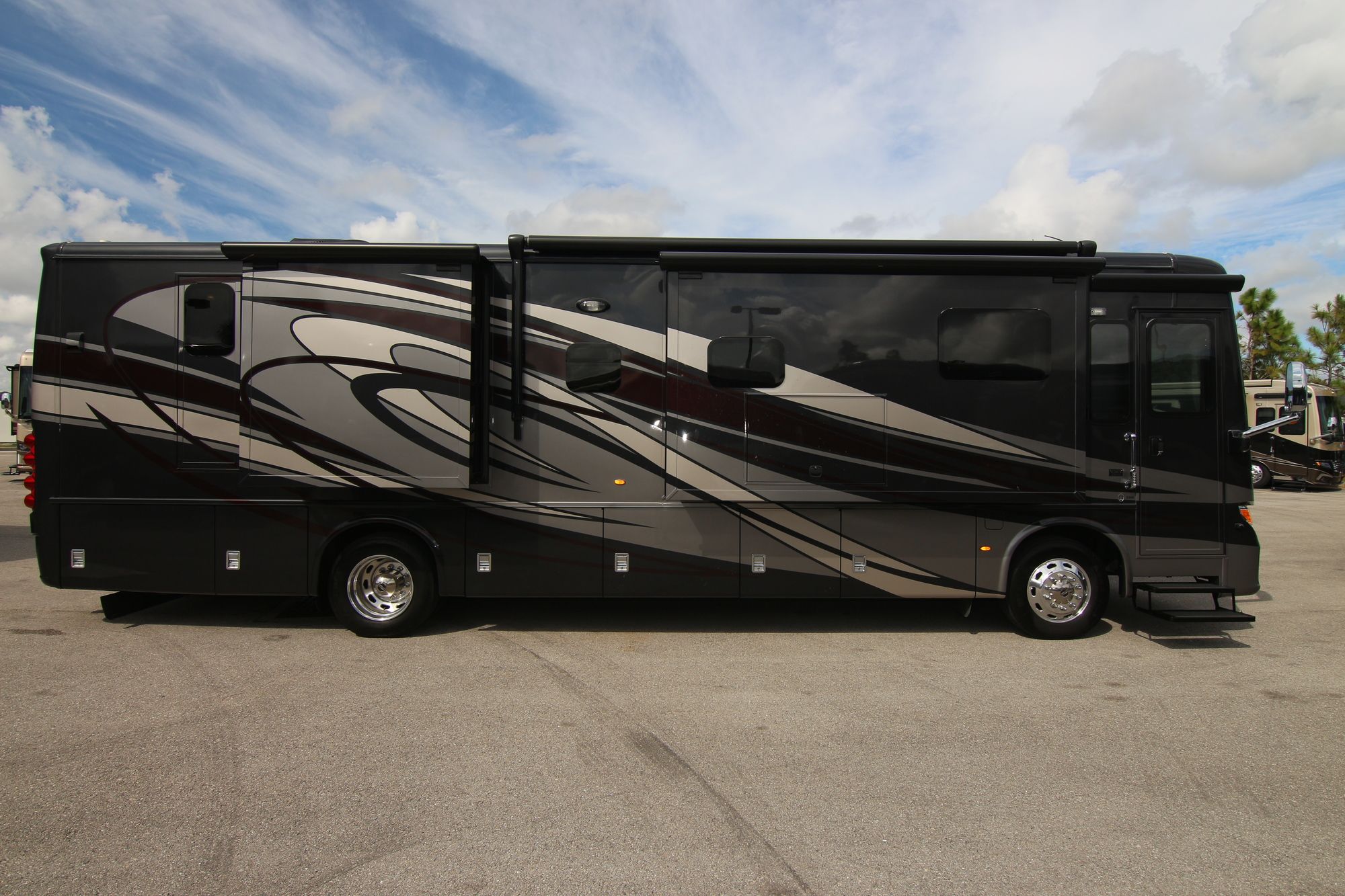 Used 2018 Newmar Ventana 3709 Class A  For Sale