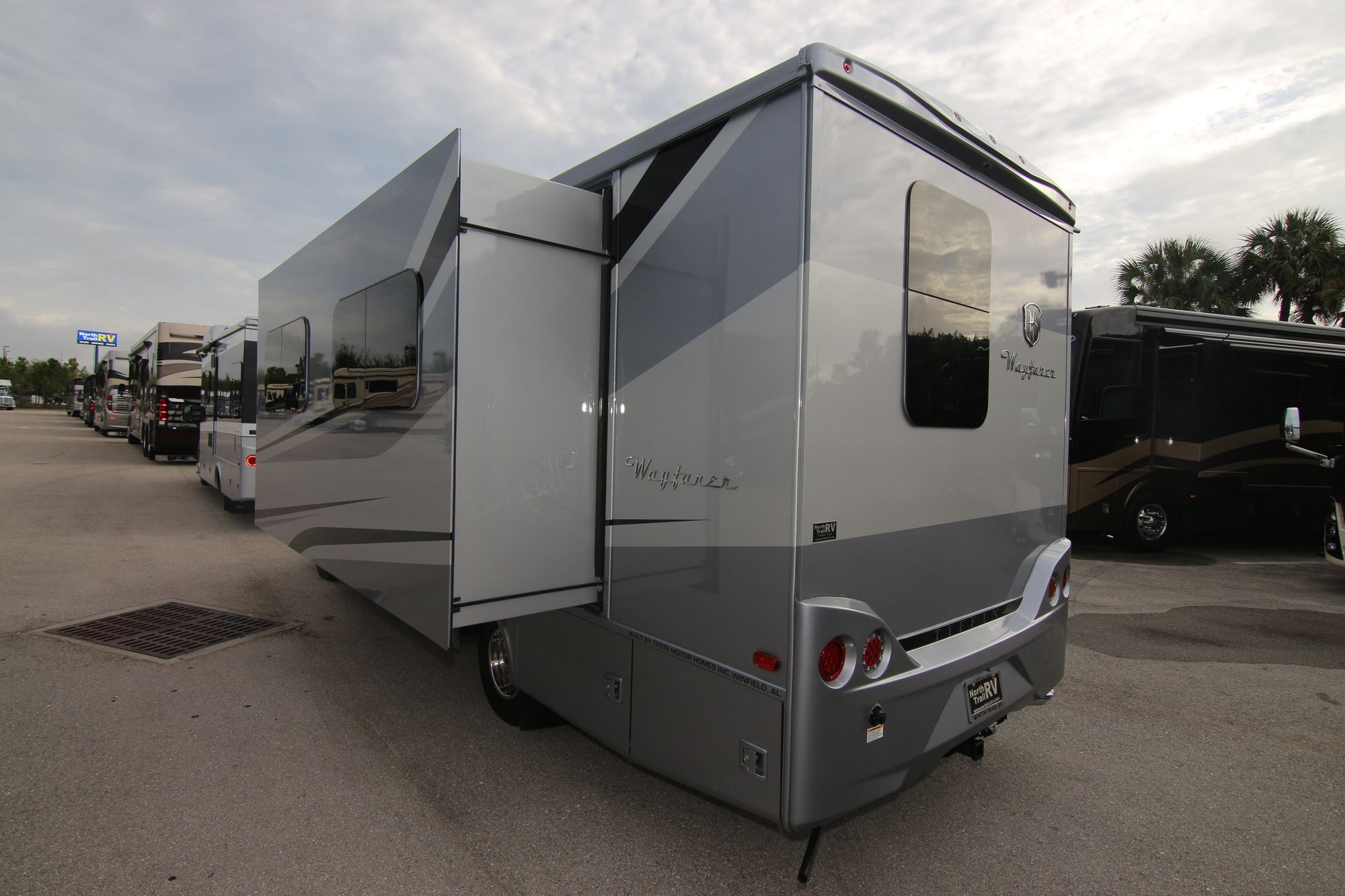 New 2020 Tiffin Motor Homes Wayfarer 25RW Class C  For Sale