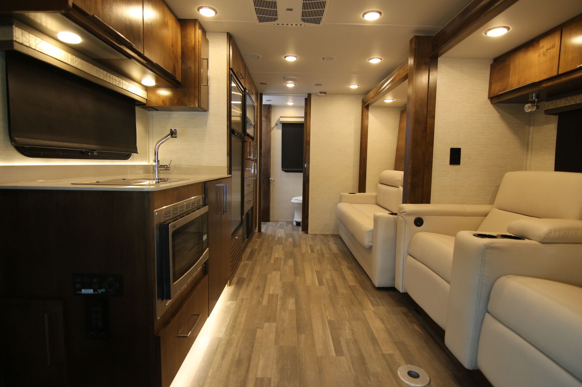 New 2020 Tiffin Motor Homes Wayfarer 25RW Class C  For Sale