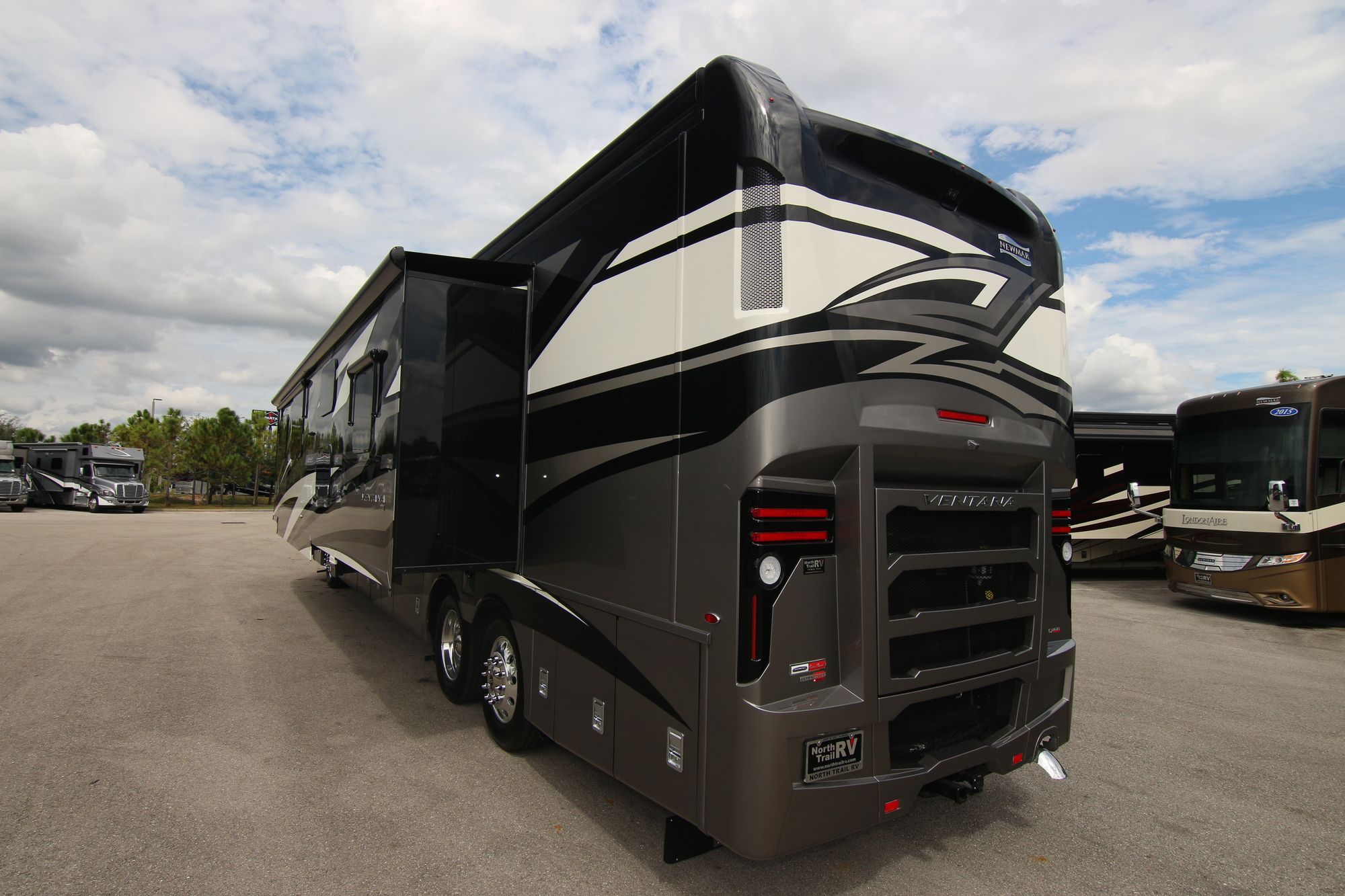 New 2020 Newmar Ventana 4326 Class A  For Sale