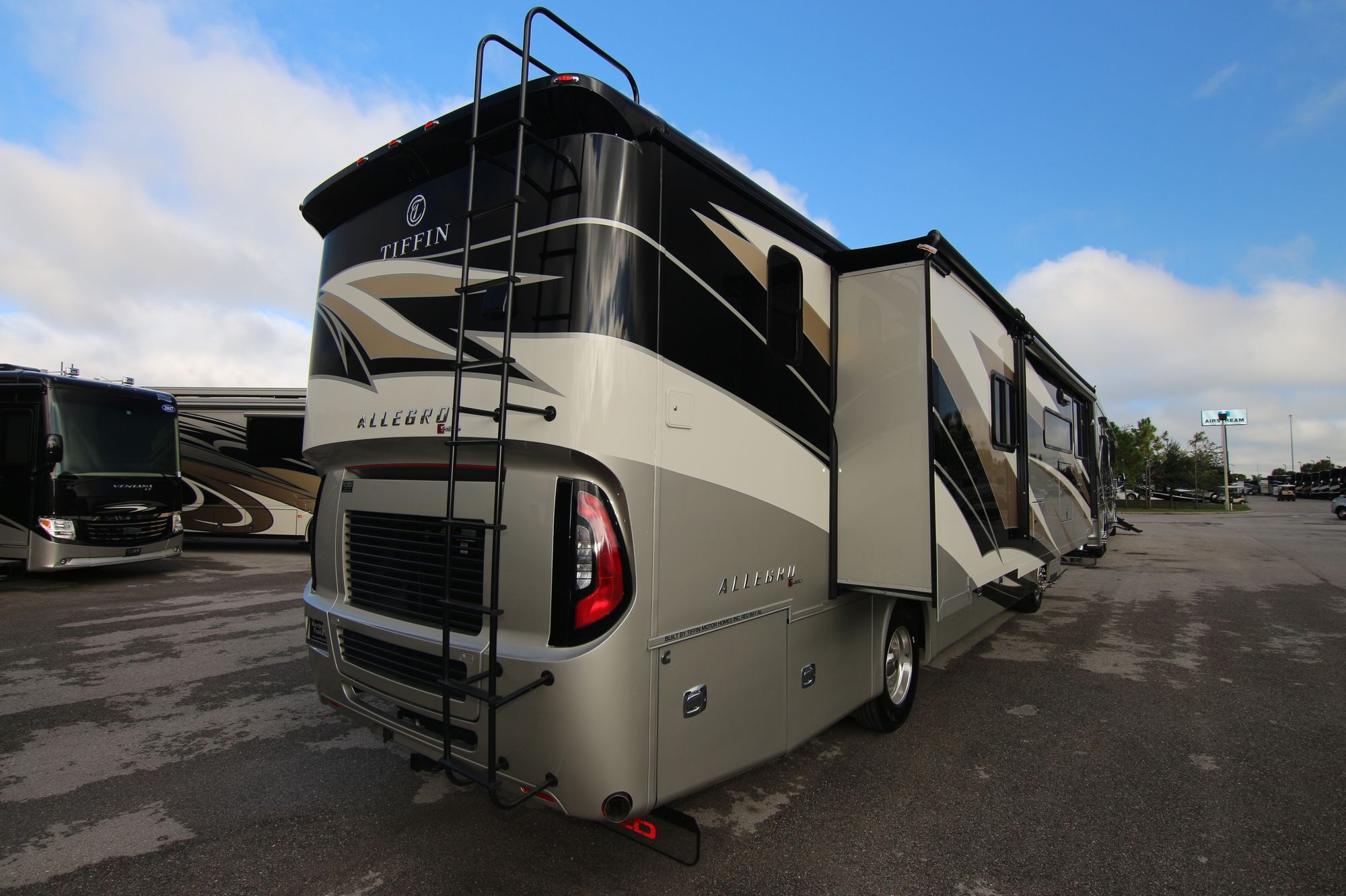 New 2020 Tiffin Motor Homes Allegro Red 37BA Class A  For Sale