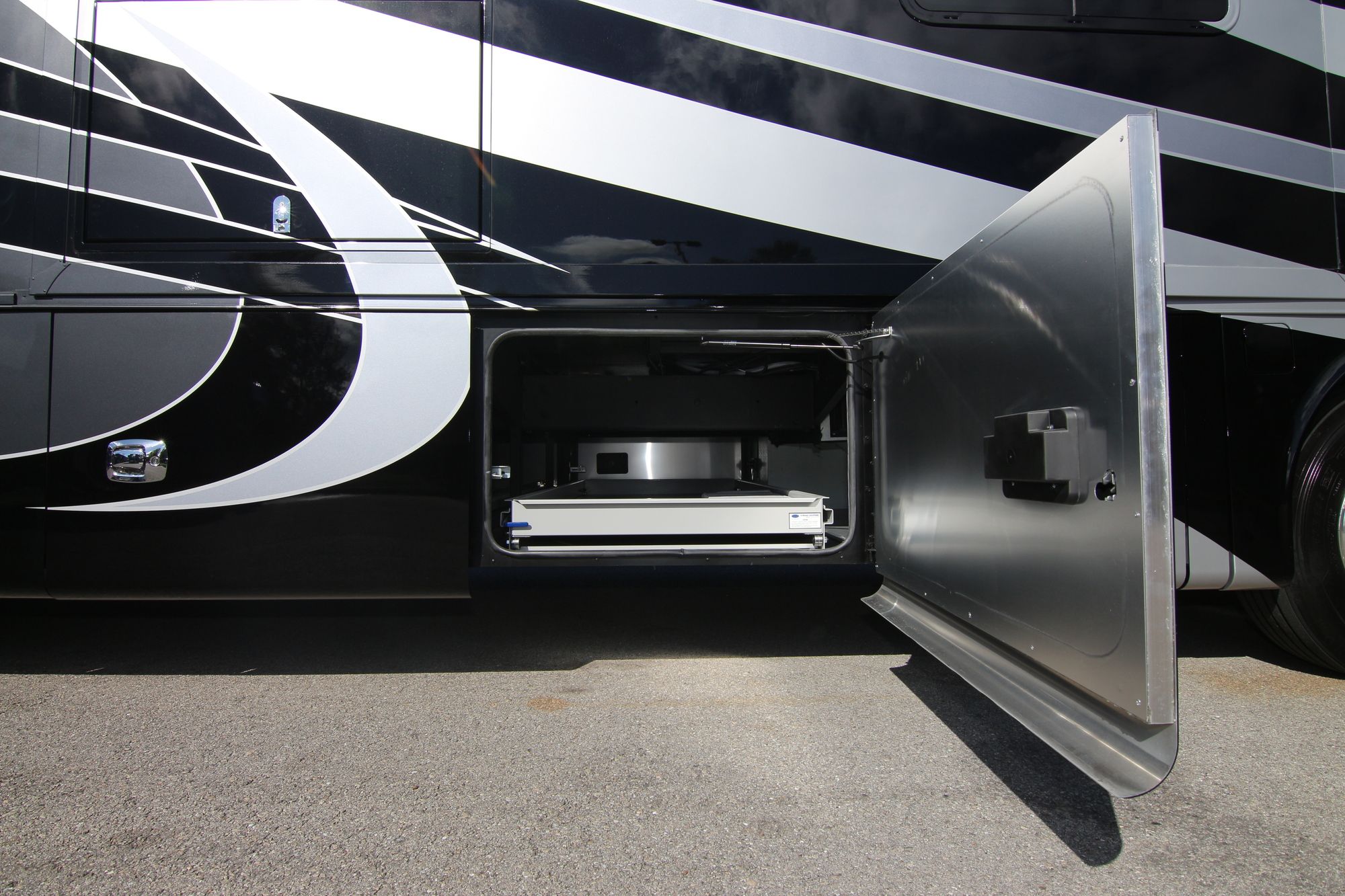 New 2019 Tiffin Motor Homes Phaeton 40QKH Class A  For Sale