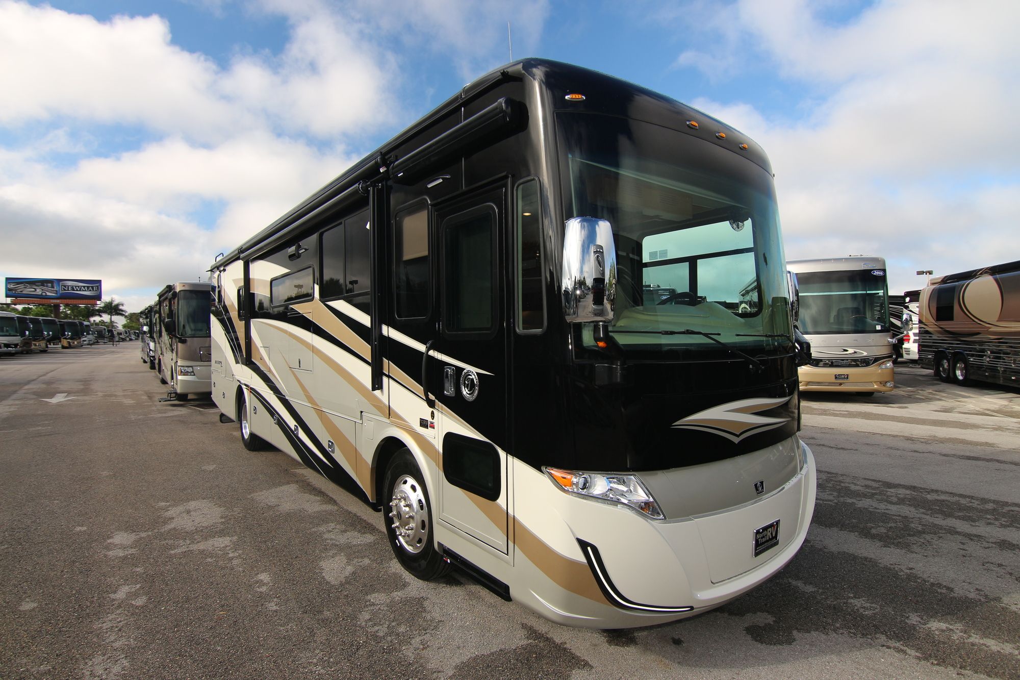 New 2020 Tiffin Motor Homes Allegro Red 37BA Class A  For Sale