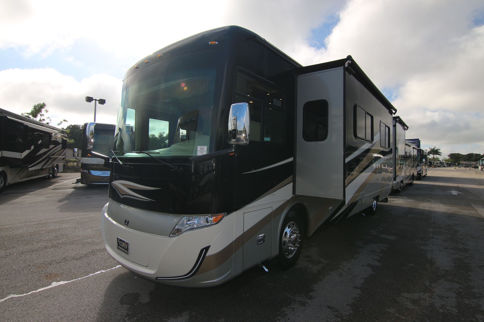 New 2020 Tiffin Motor Homes Allegro Red 37BA Class A  For Sale