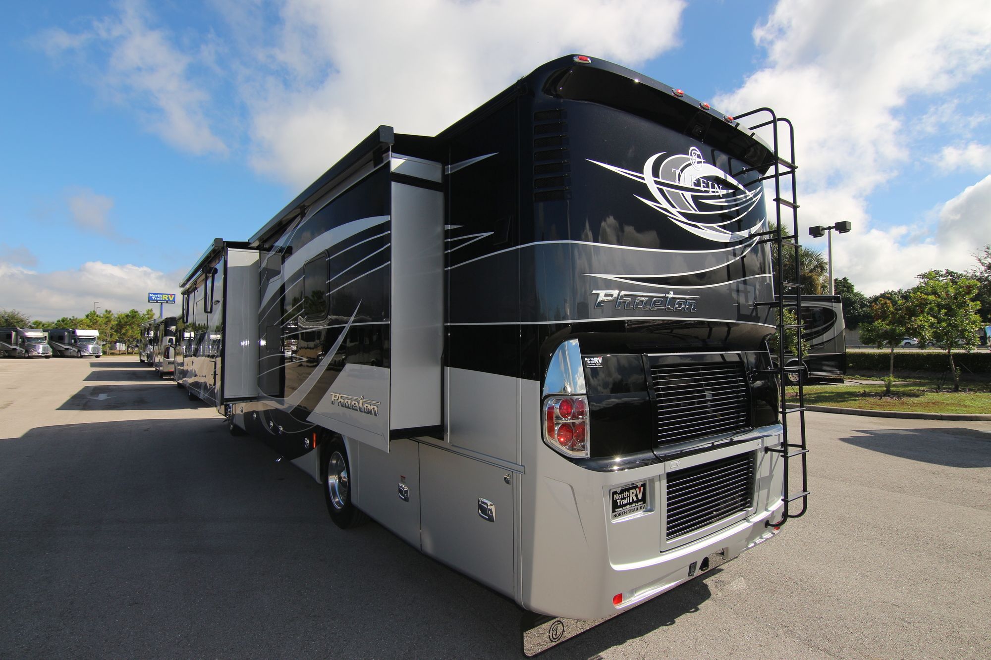 New 2019 Tiffin Motor Homes Phaeton 40QKH Class A  For Sale