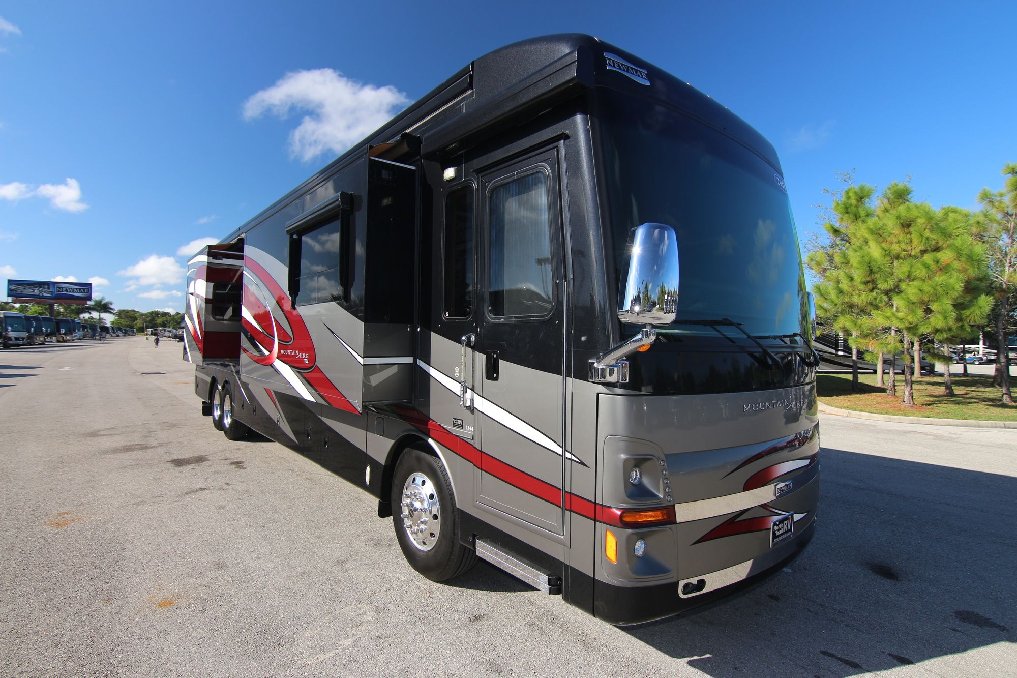 Used 2011 Newmar Mountain Aire 4344 Class A  For Sale