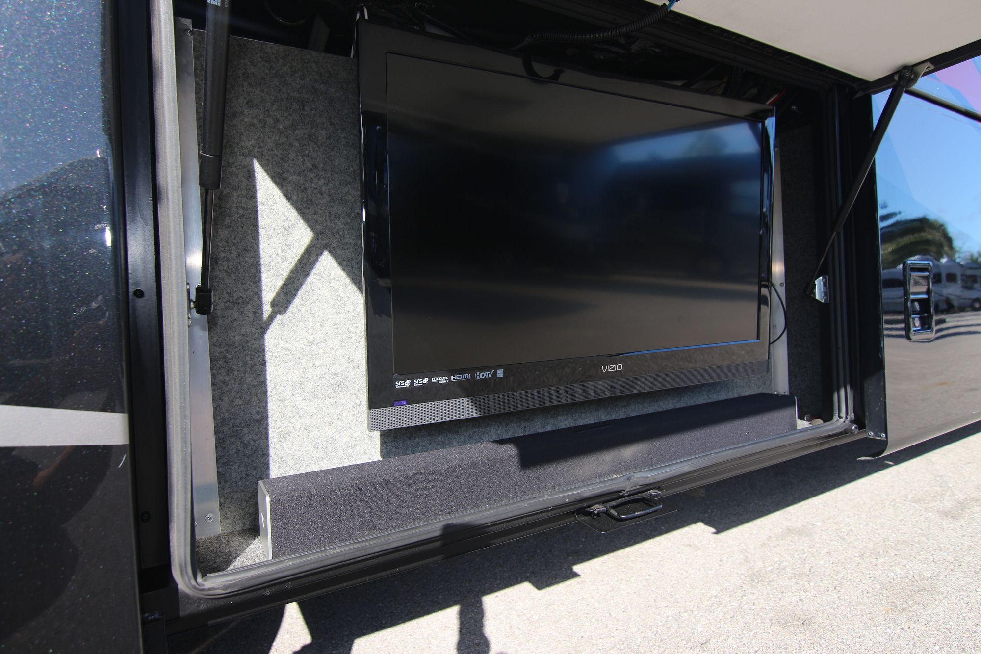 Used 2011 Newmar Mountain Aire 4344 Class A  For Sale