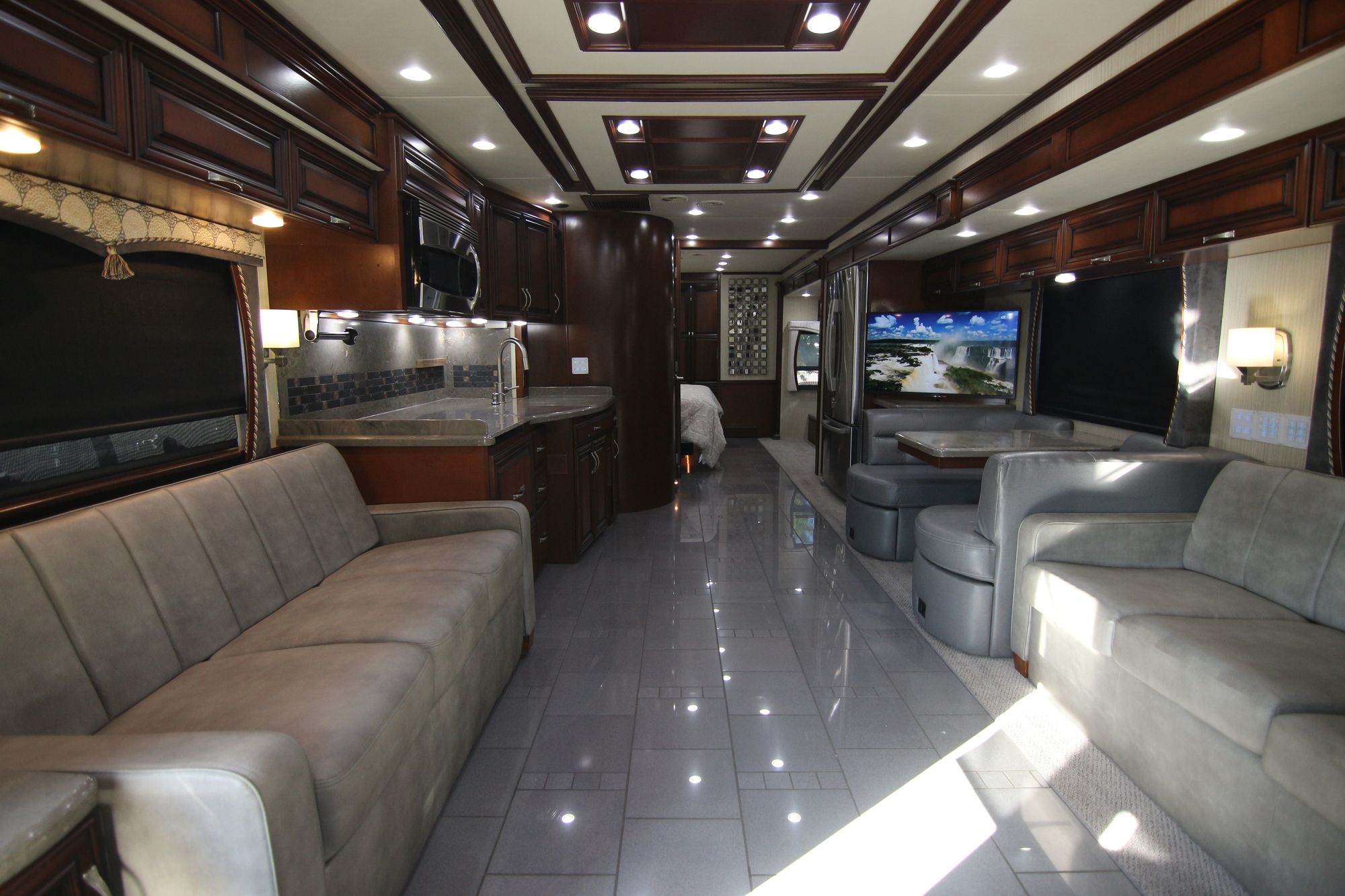 Used 2011 Newmar Mountain Aire 4344 Class A  For Sale
