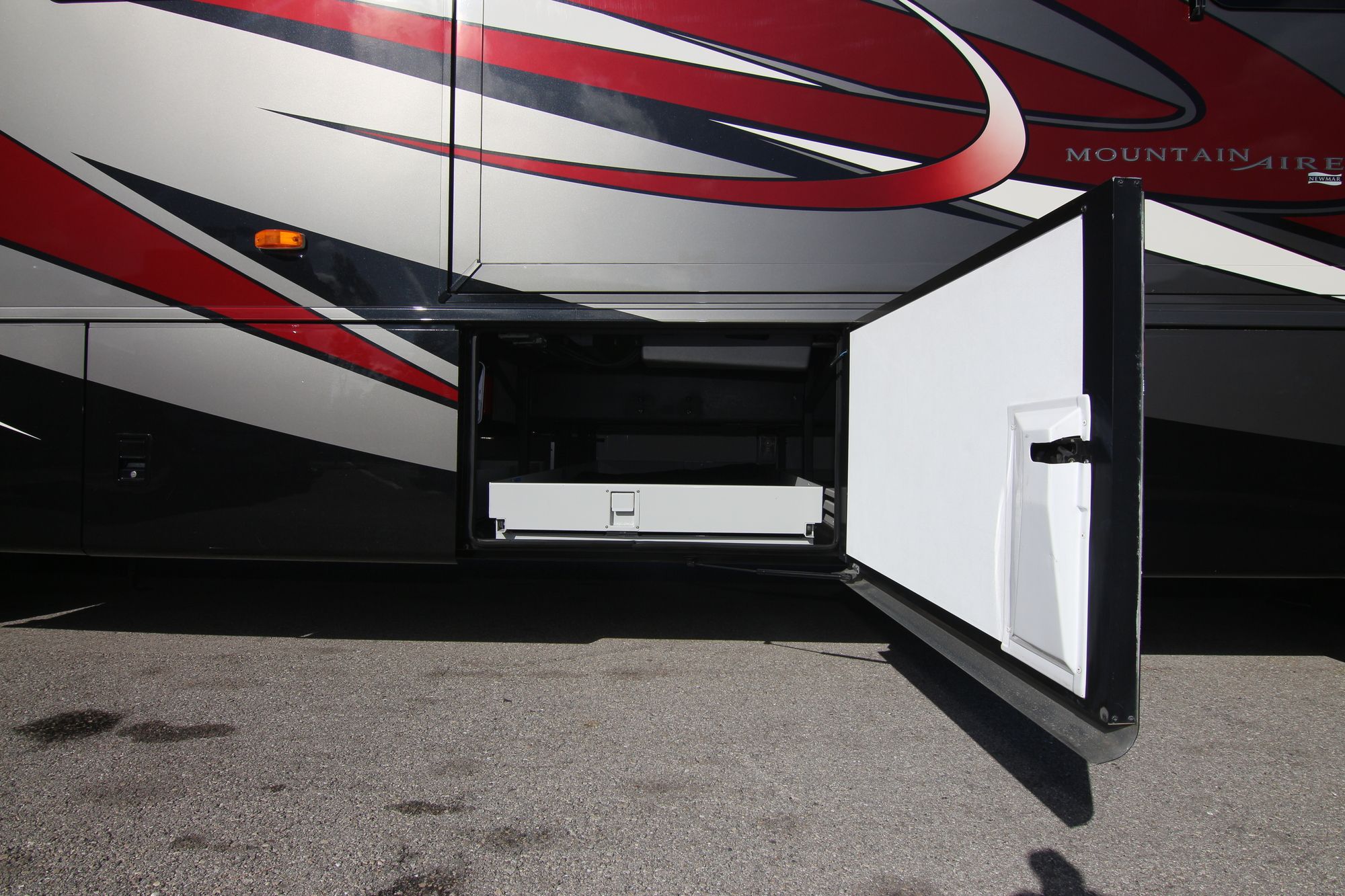 Used 2011 Newmar Mountain Aire 4344 Class A  For Sale