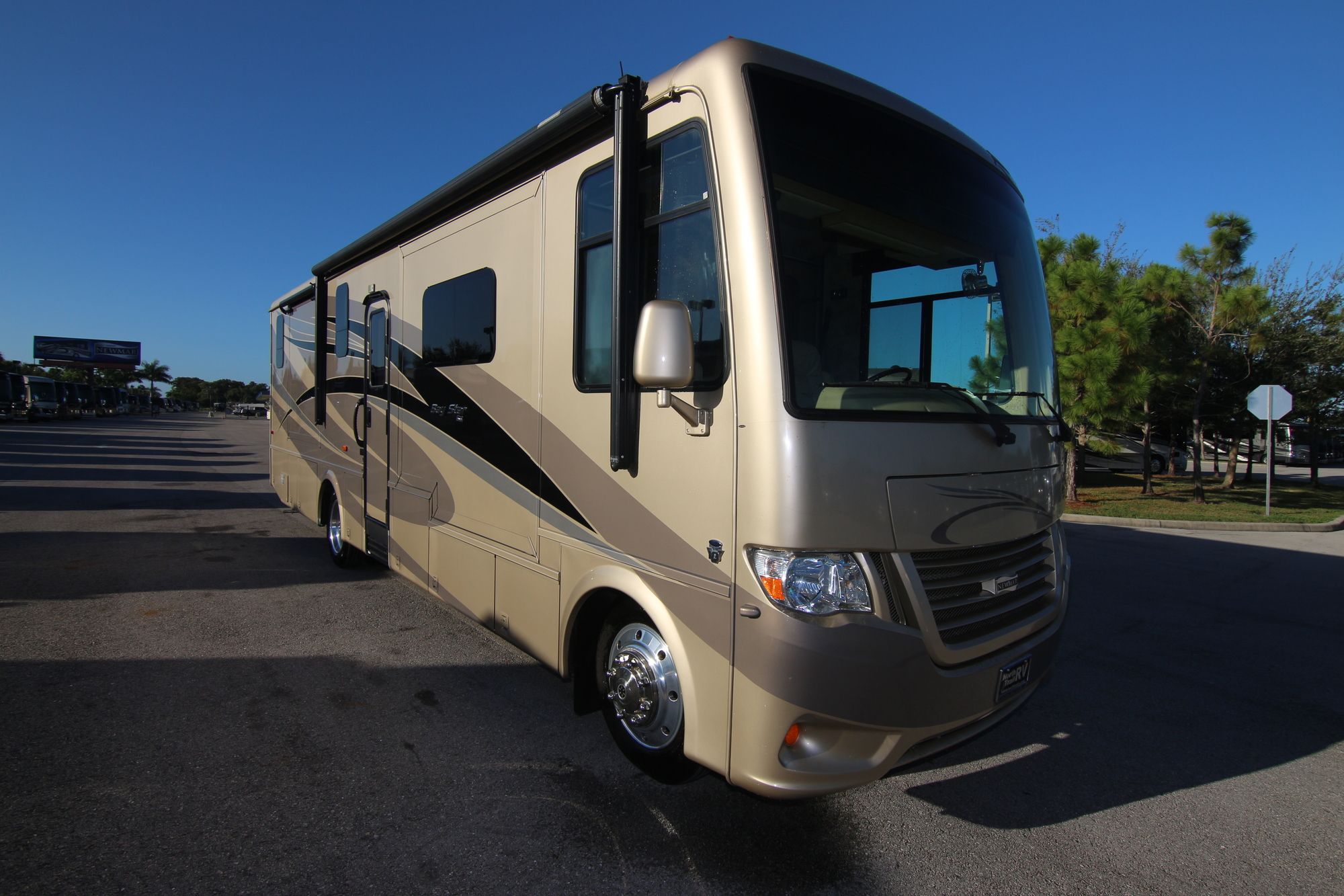 Used 2016 Newmar Bay Star 3403 Class A  For Sale