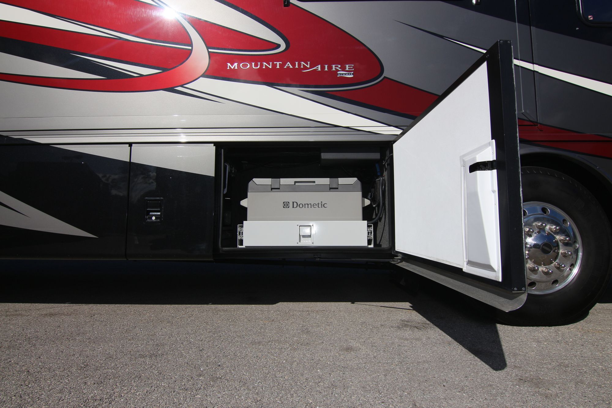 Used 2011 Newmar Mountain Aire 4344 Class A  For Sale