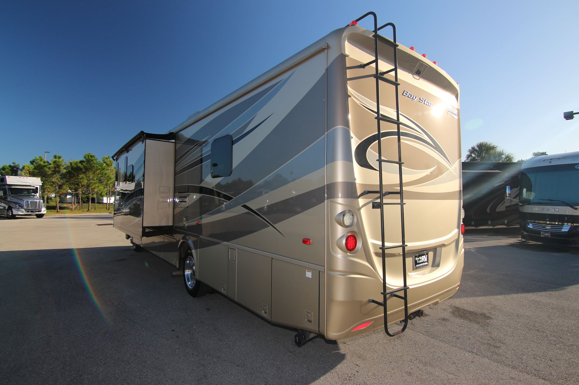 Used 2016 Newmar Bay Star 3403 Class A  For Sale