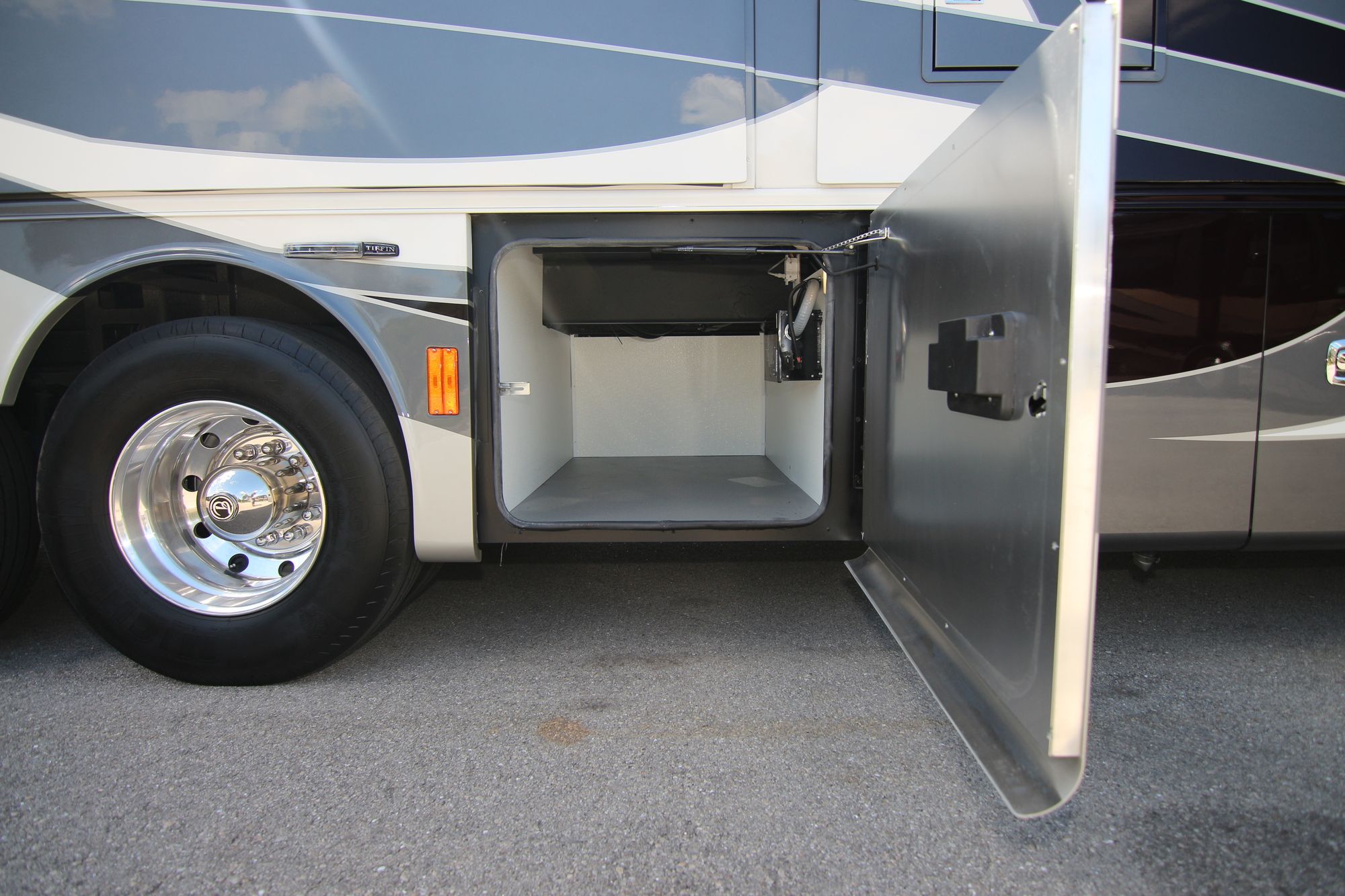 New 2019 Tiffin Motor Homes Phaeton 44 OH Class A  For Sale