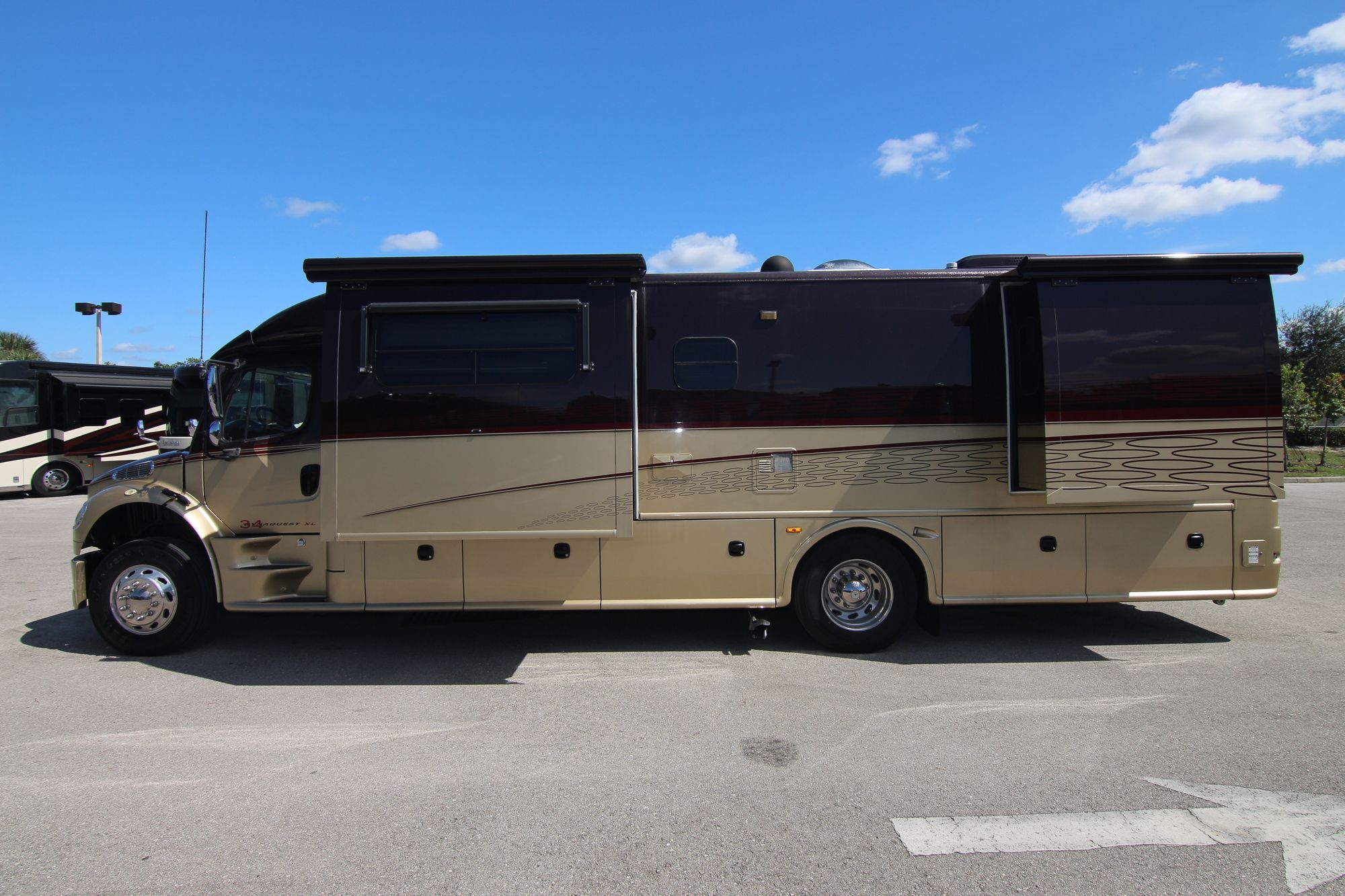 Used 2008 Dynamax Dynaquest 3400XL Super C  For Sale