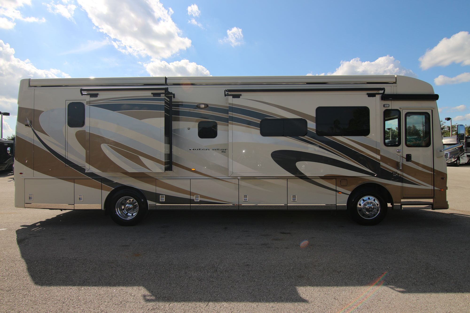 Used 2019 Newmar Dutch Star 3736 Class A  For Sale