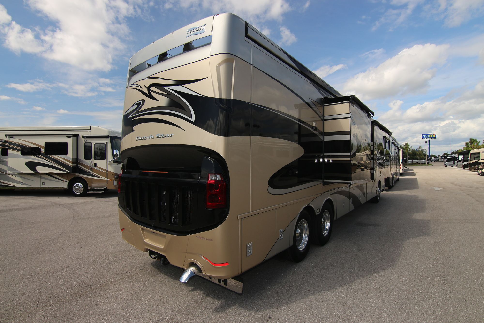 Used 2015 Newmar Dutch Star 4369 Class A  For Sale