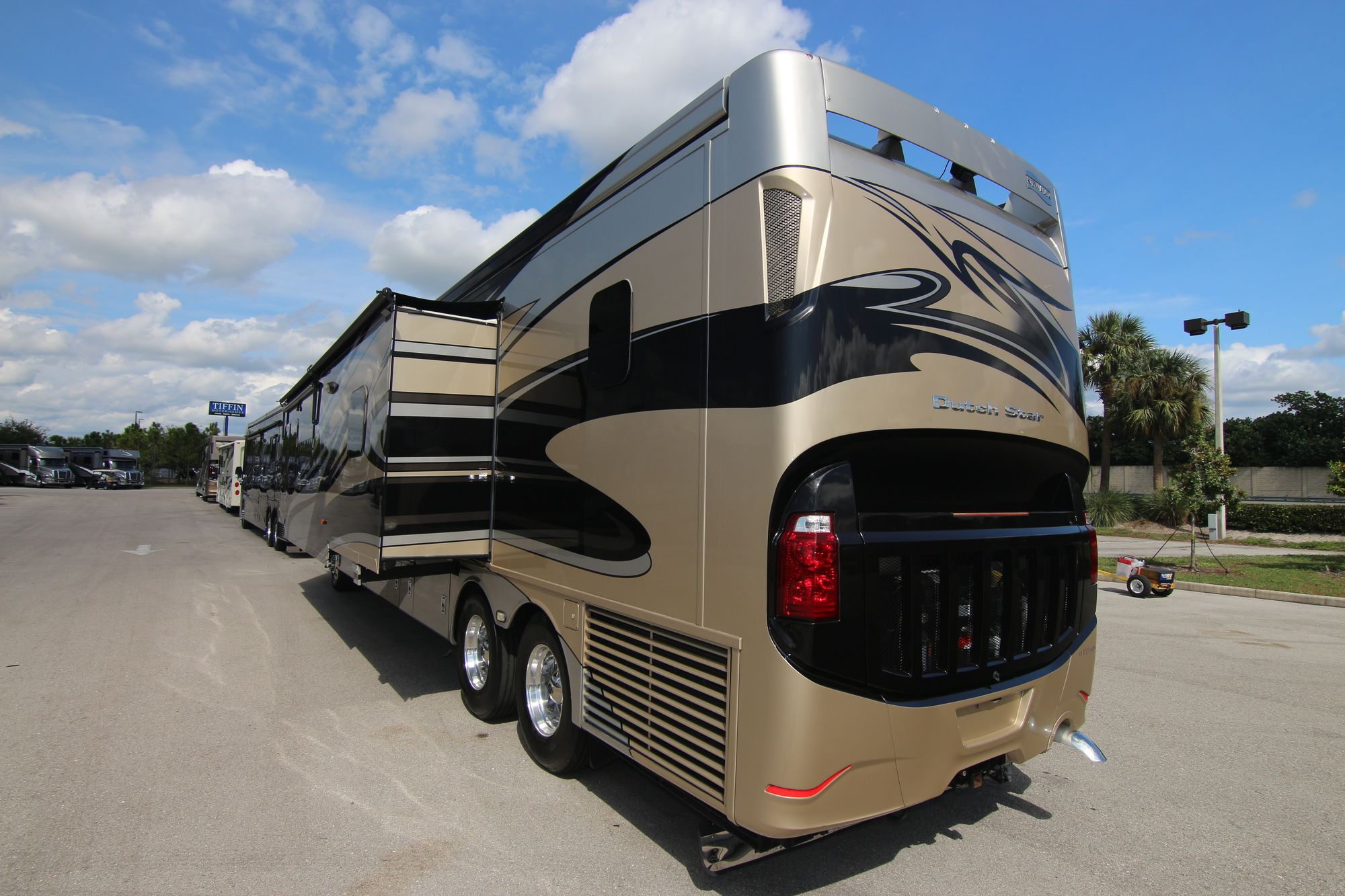 Used 2015 Newmar Dutch Star 4369 Class A  For Sale