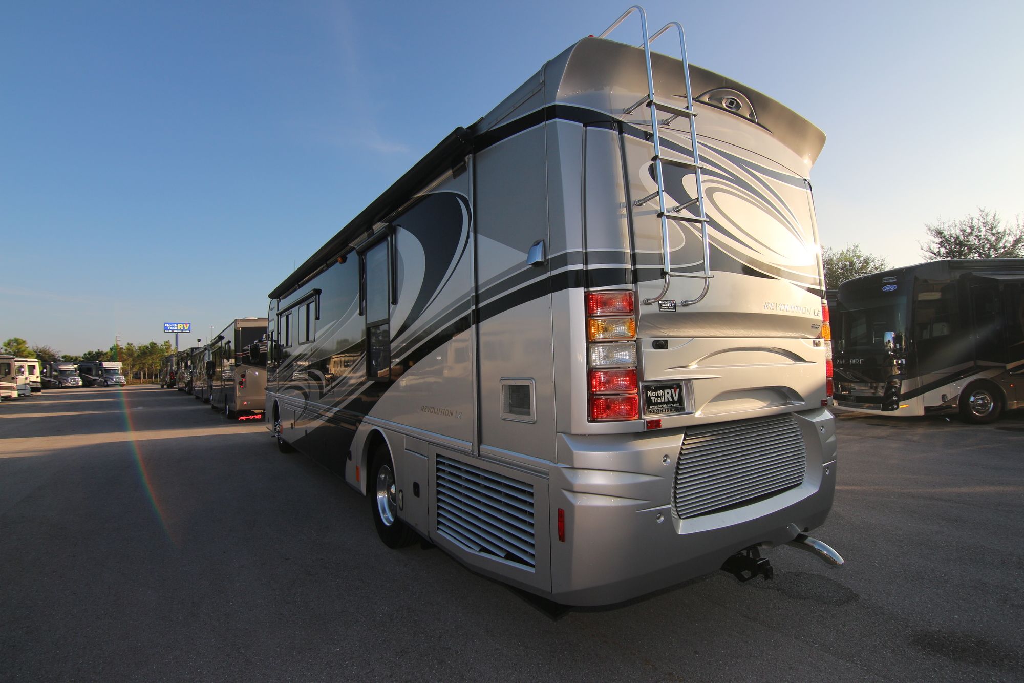 Used 2008 Fleetwood Revolution Le 40R Class A  For Sale