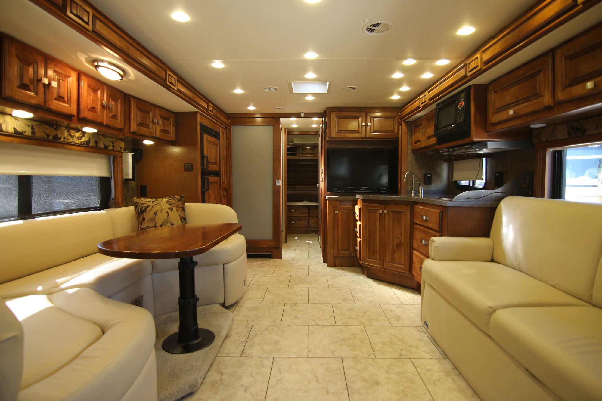 Used 2012 Tiffin Motor Homes Breeze 32BR Class A  For Sale