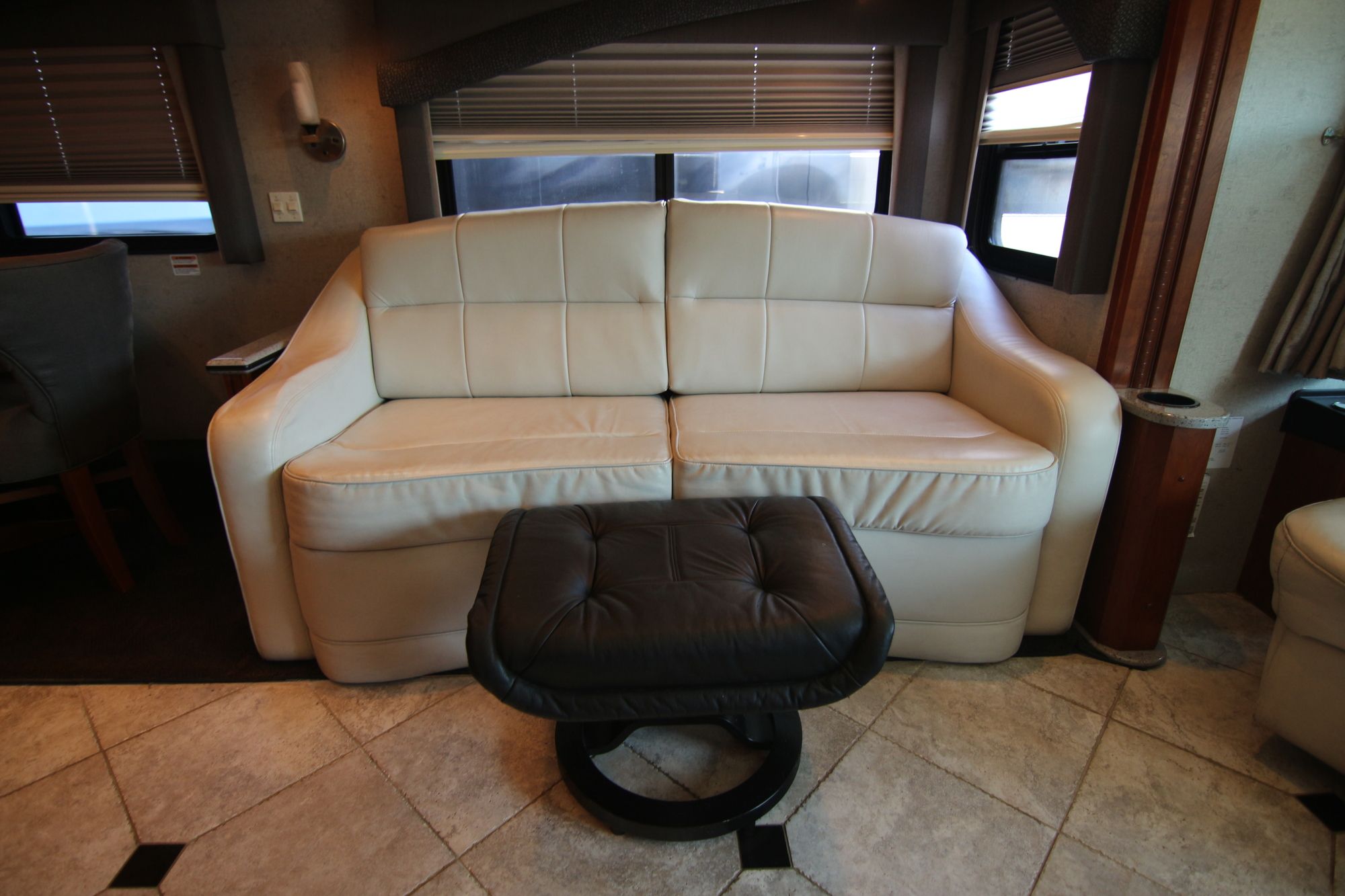 Used 2008 Fleetwood Revolution Le 40R Class A  For Sale