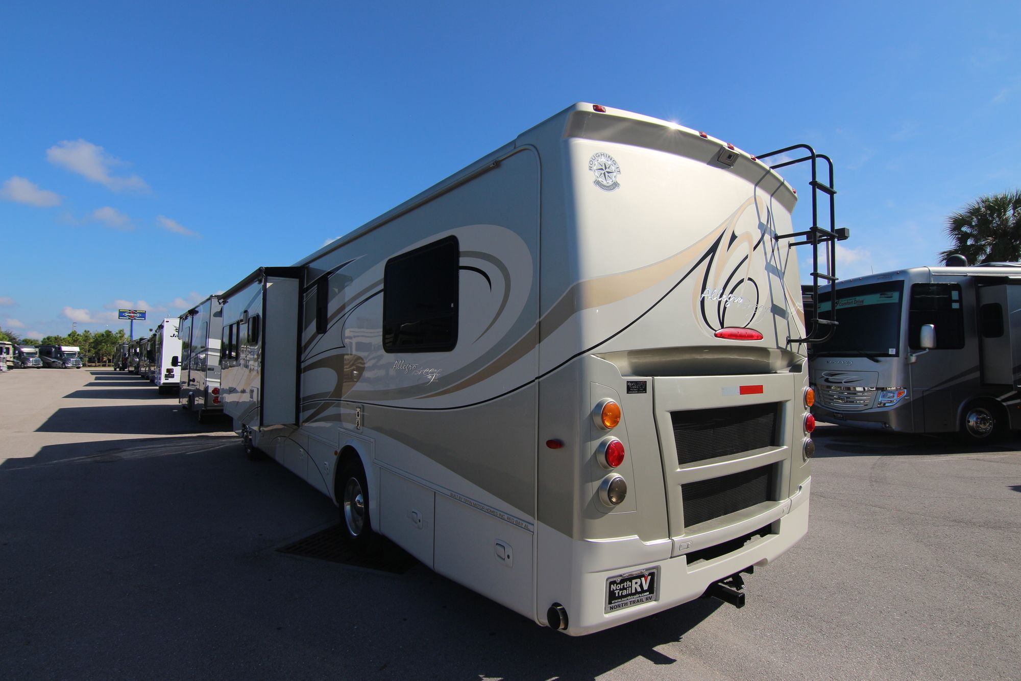 Used 2012 Tiffin Motor Homes Breeze 32BR Class A  For Sale