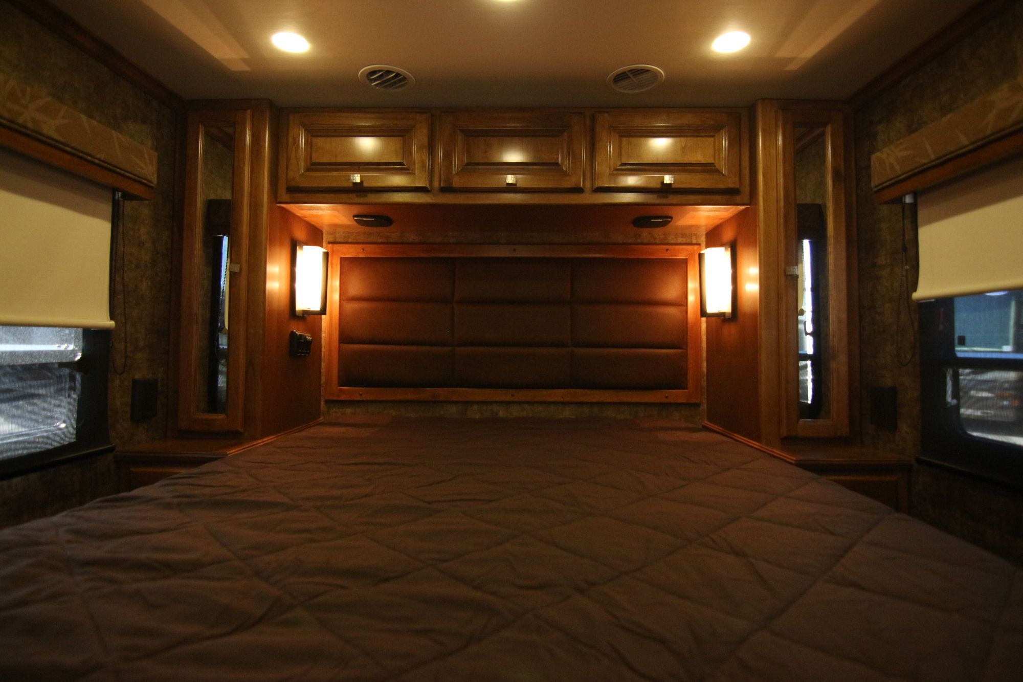 Used 2012 Tiffin Motor Homes Breeze 32BR Class A  For Sale