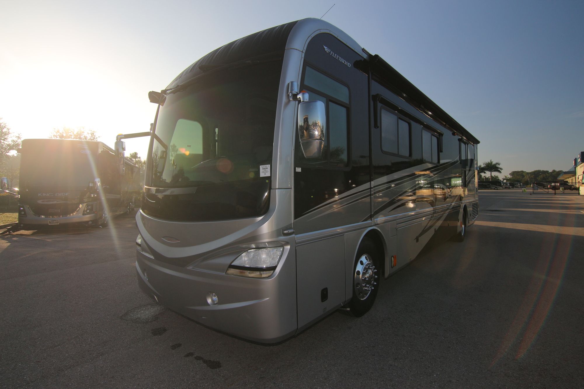 Used 2008 Fleetwood Revolution Le 40R Class A  For Sale