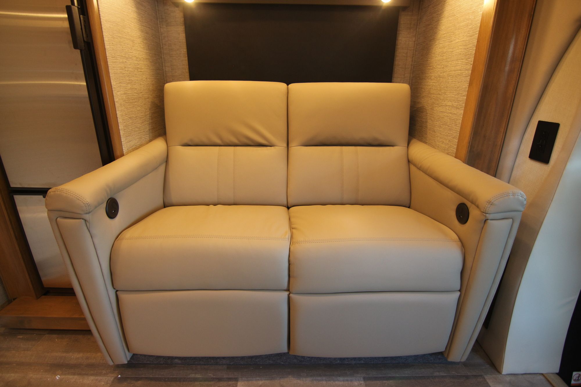 New 2020 Tiffin Motor Homes Wayfarer 24TW Class C  For Sale