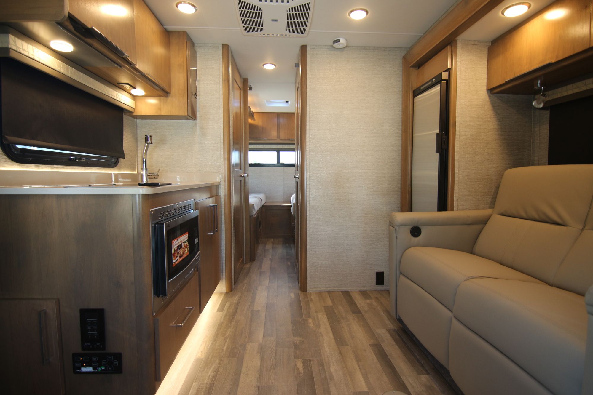 New 2020 Tiffin Motor Homes Wayfarer 24TW Class C  For Sale