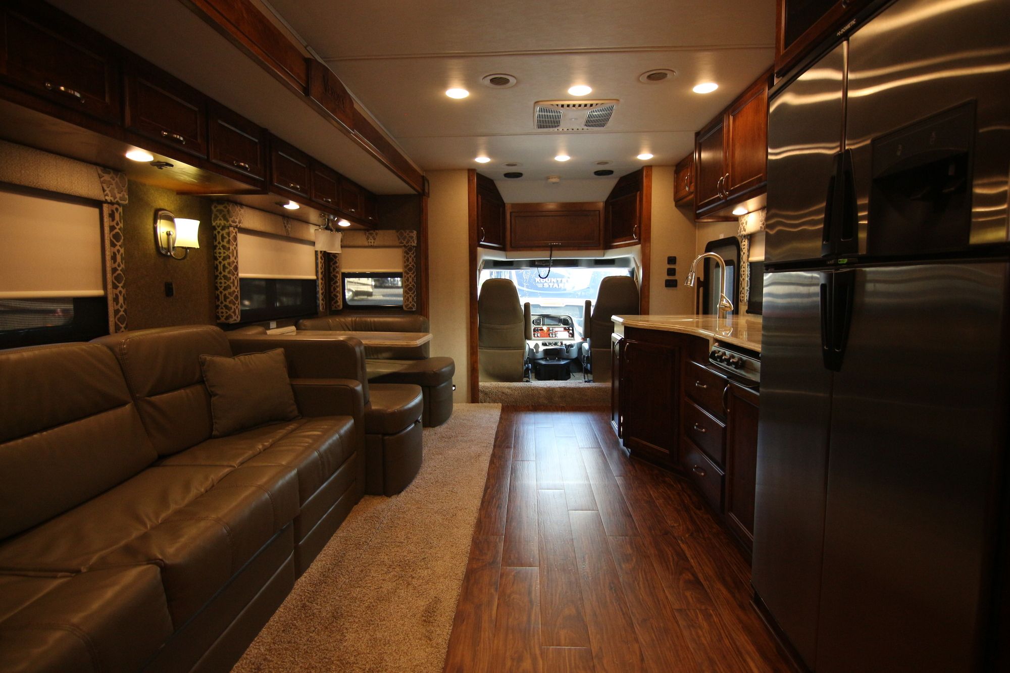 Used 2018 Renegade Rv Verona 40VRB Super C  For Sale