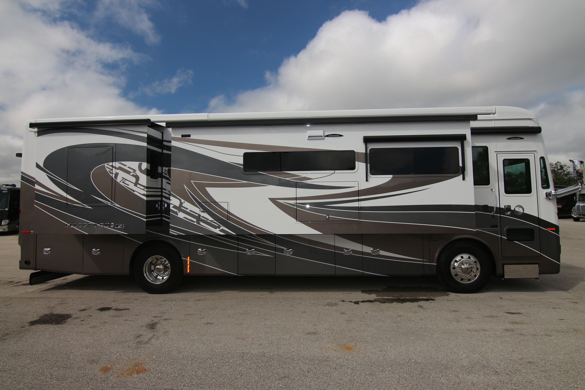 New 2020 Tiffin Motor Homes Allegro Bus 37AP Class A  For Sale