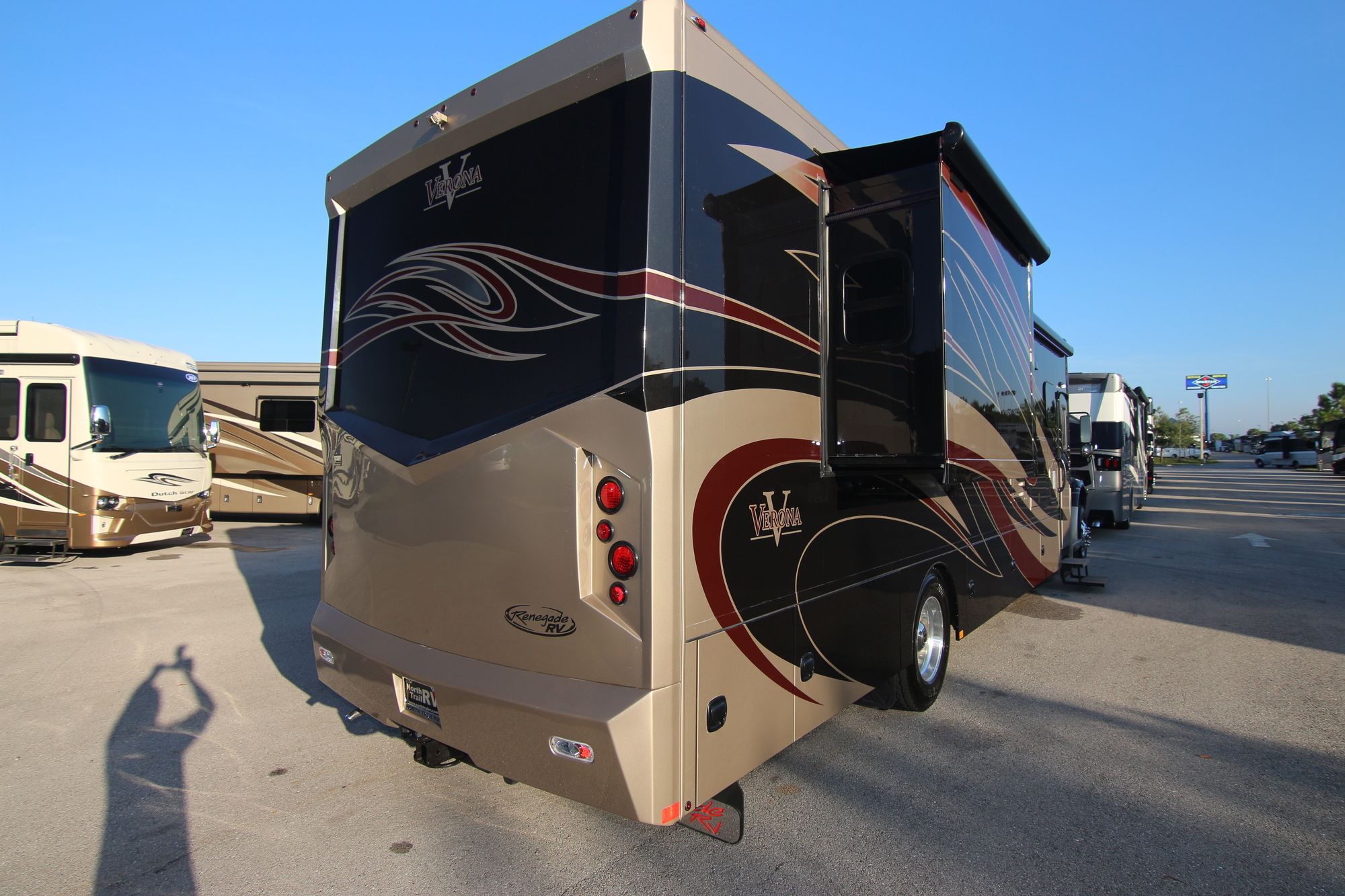 Used 2018 Renegade Rv Verona 40VRB Super C  For Sale