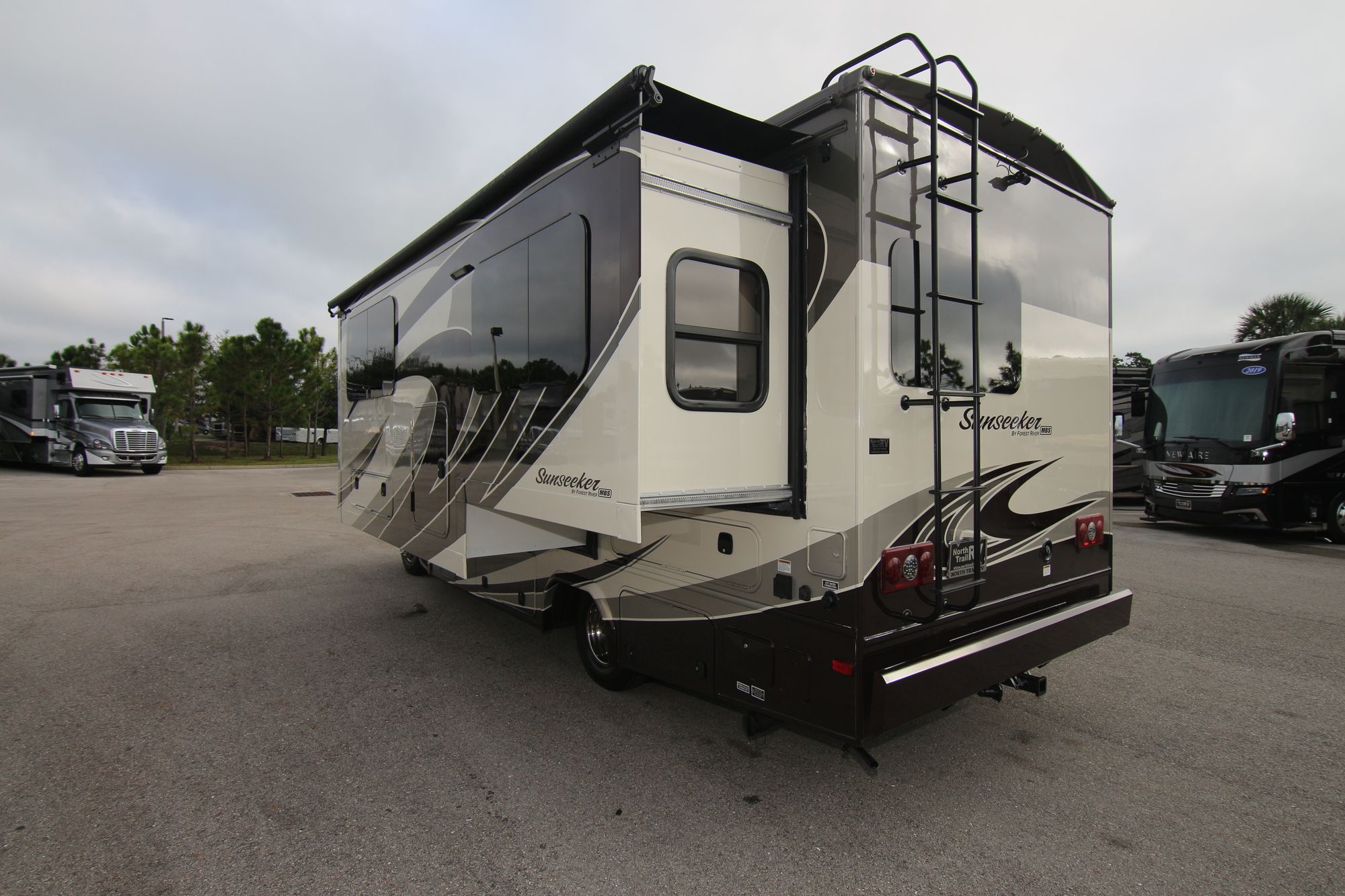 Used 2017 Forest River Sunseeker 2400W Class C  For Sale