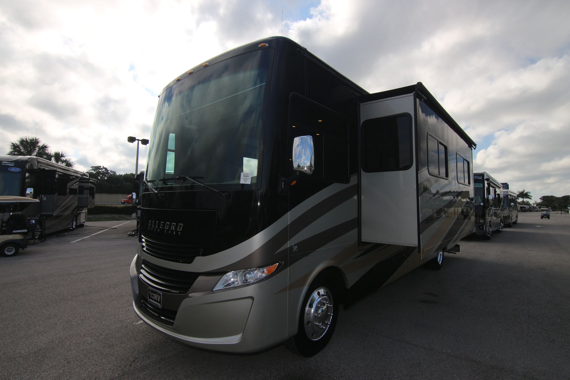 Used 2017 Tiffin Motor Homes Allegro 32SA Class A  For Sale