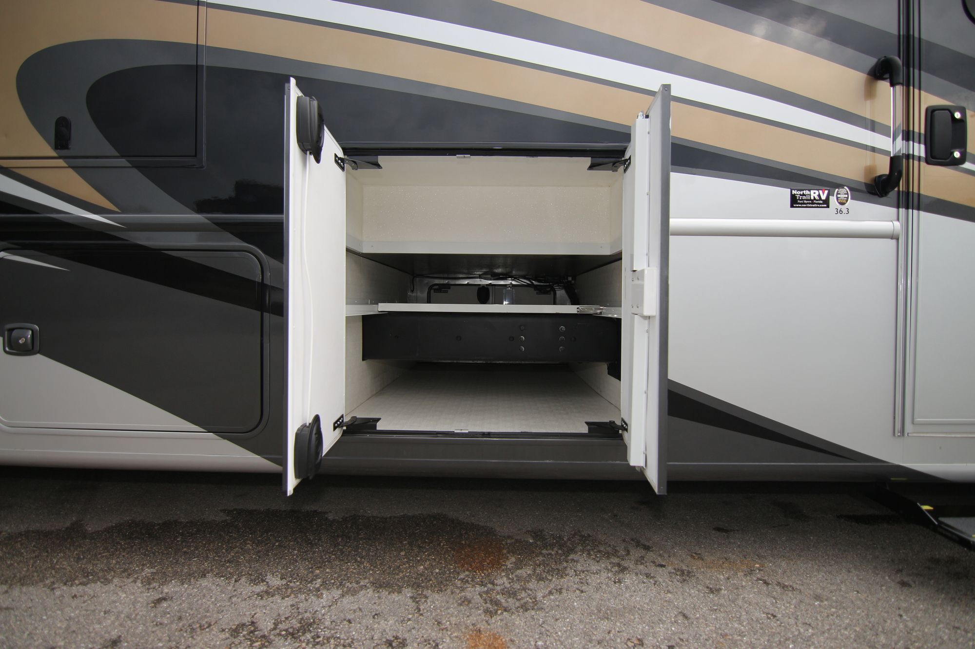 Used 2018 Thor Palazzo 36.3 Class A  For Sale